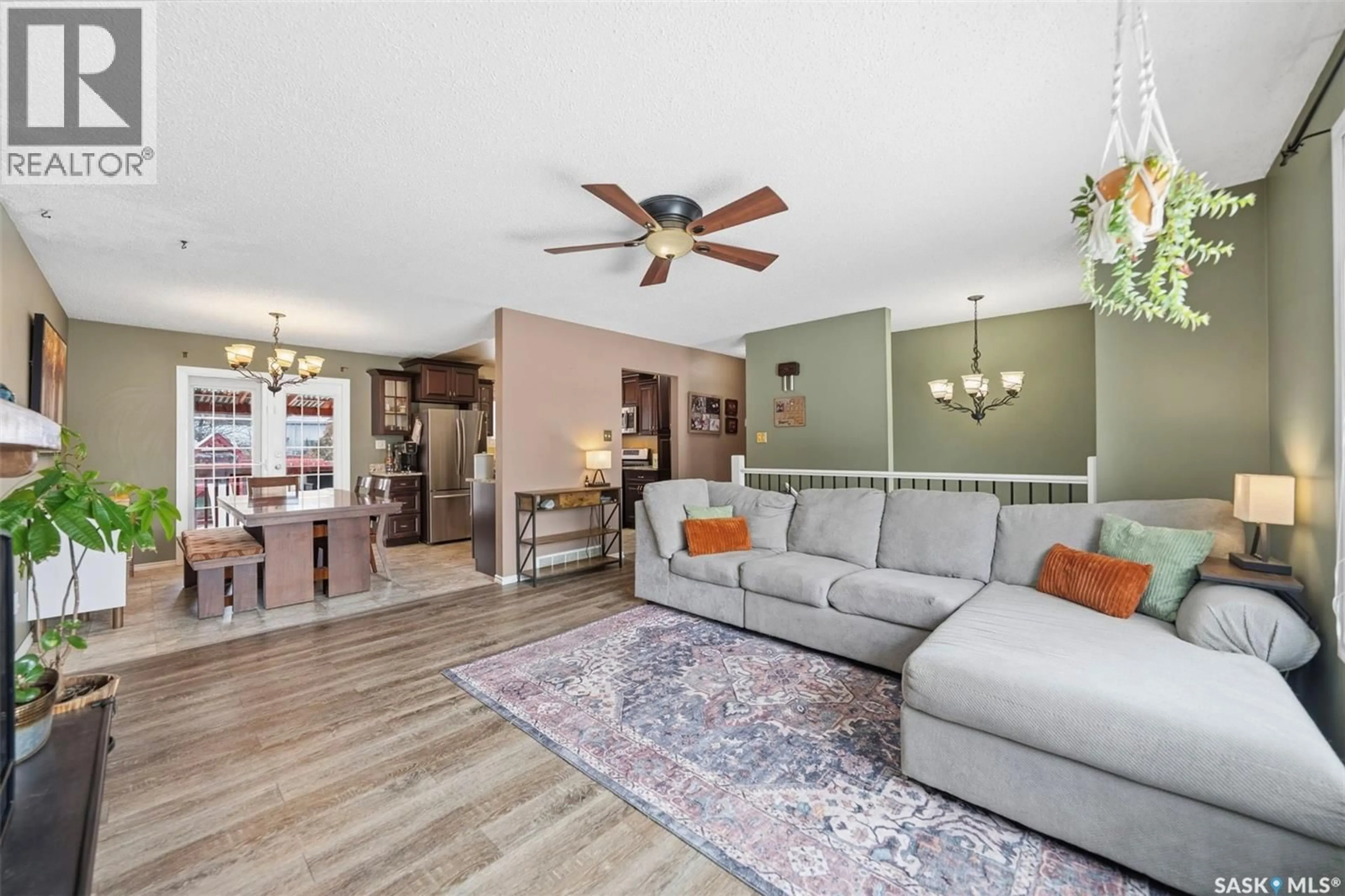 Living room with furniture, unknown for 115 CYPRESS COURT, Saskatoon Saskatchewan S7K5C3