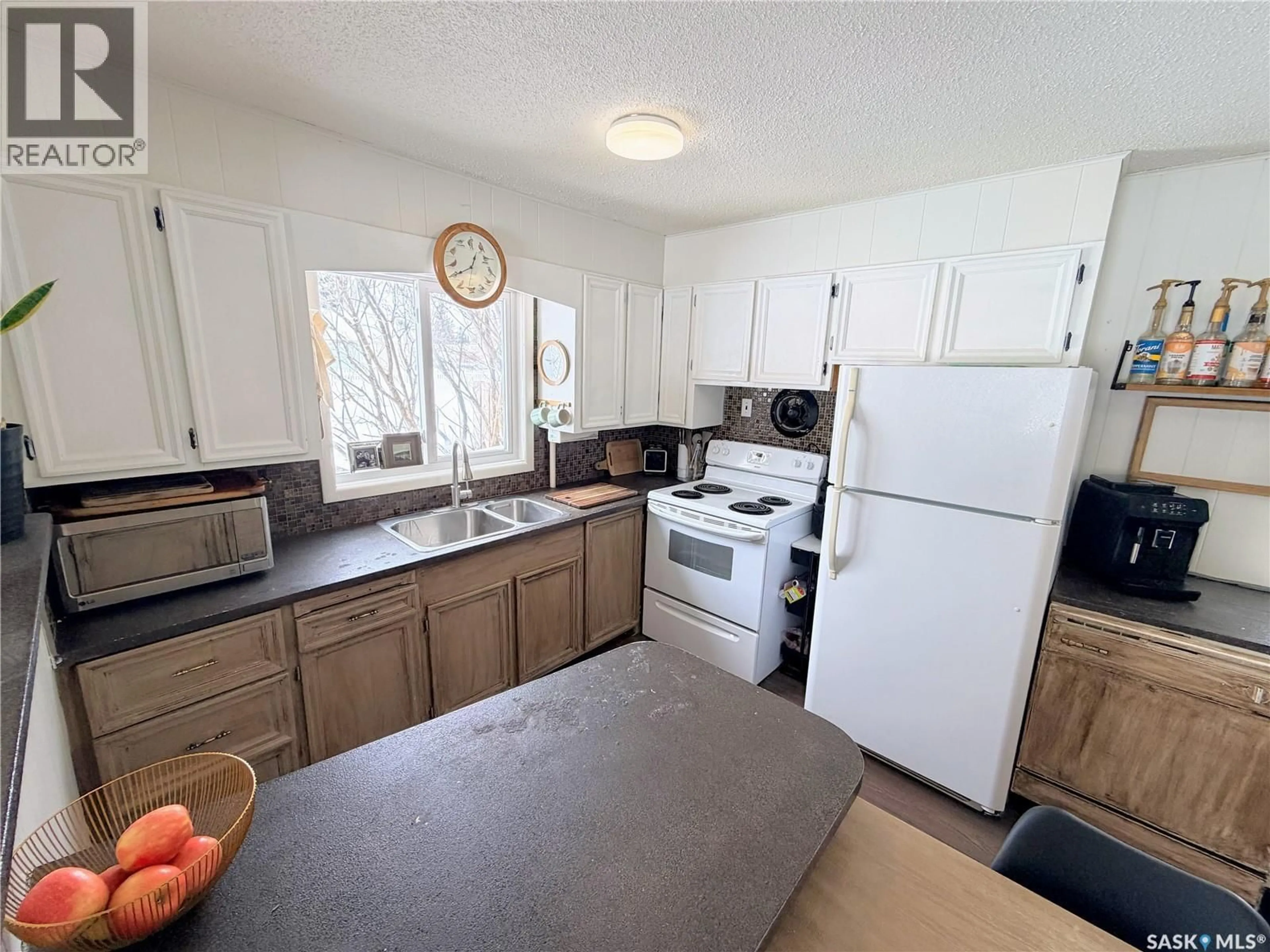 Standard kitchen, unknown for 502 MAIN STREET, Cudworth Saskatchewan S0K1B0