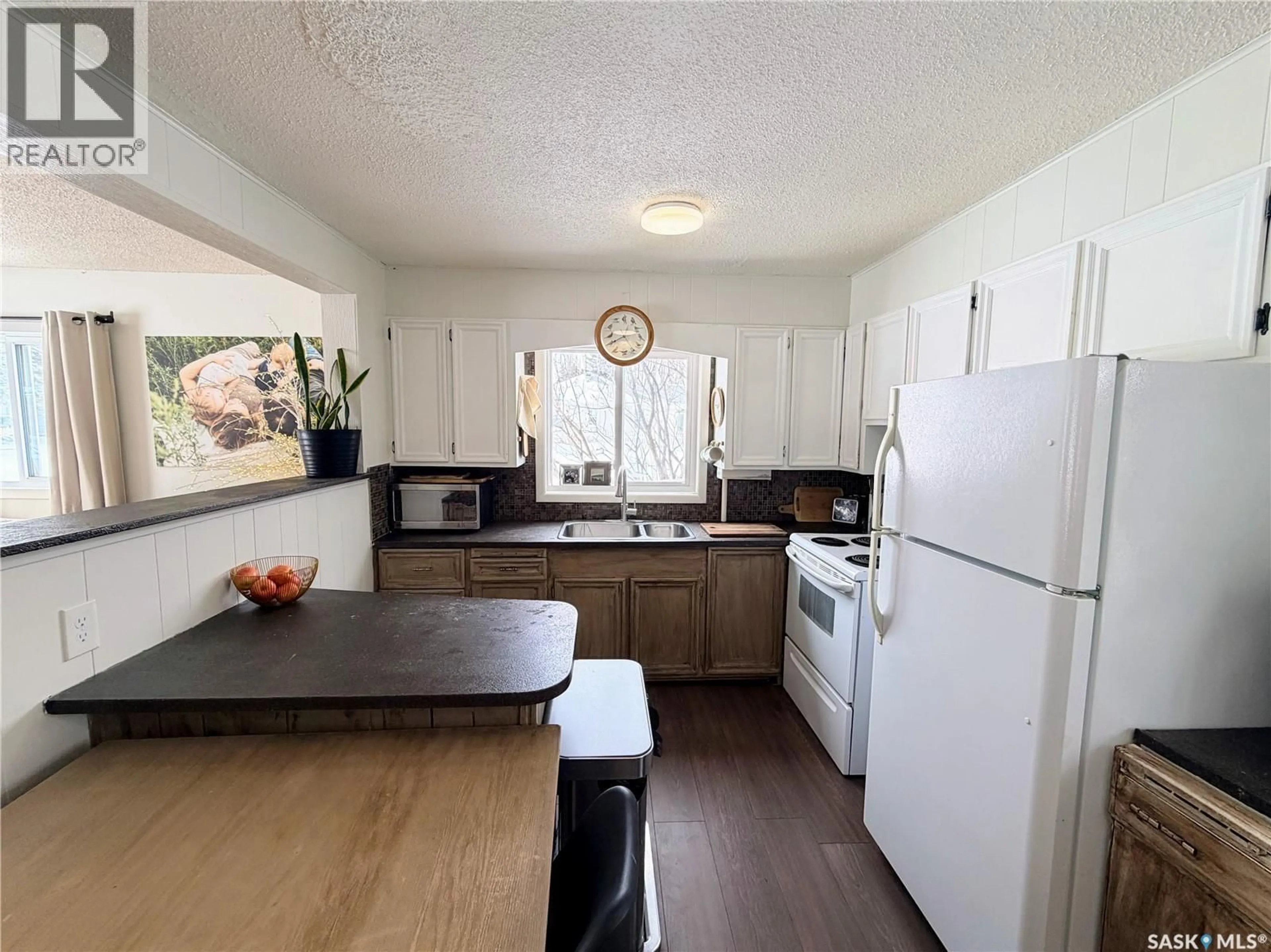 Standard kitchen, unknown for 502 MAIN STREET, Cudworth Saskatchewan S0K1B0