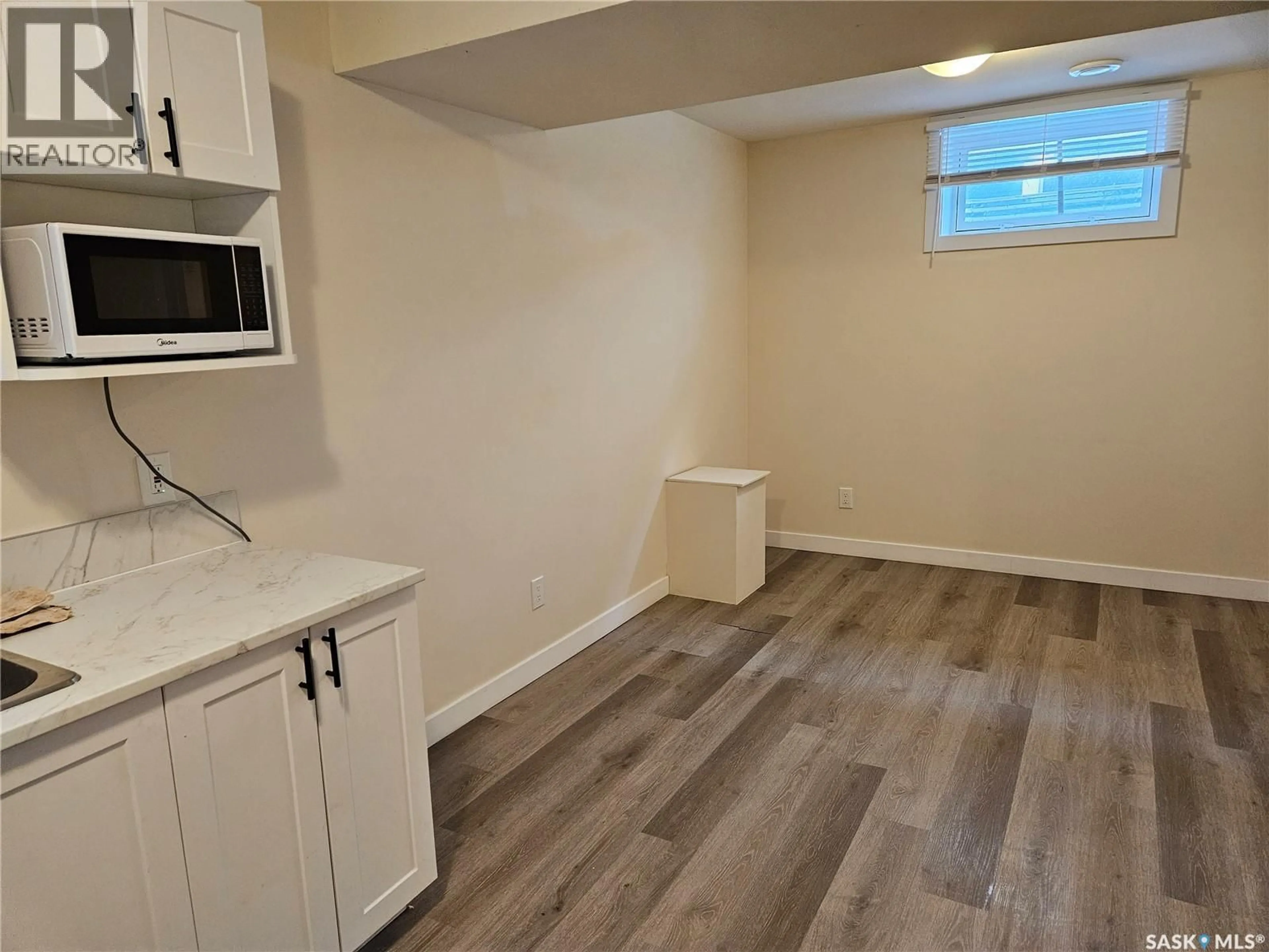 A pic of a room for 505 L AVENUE, Saskatoon Saskatchewan S7L2P8