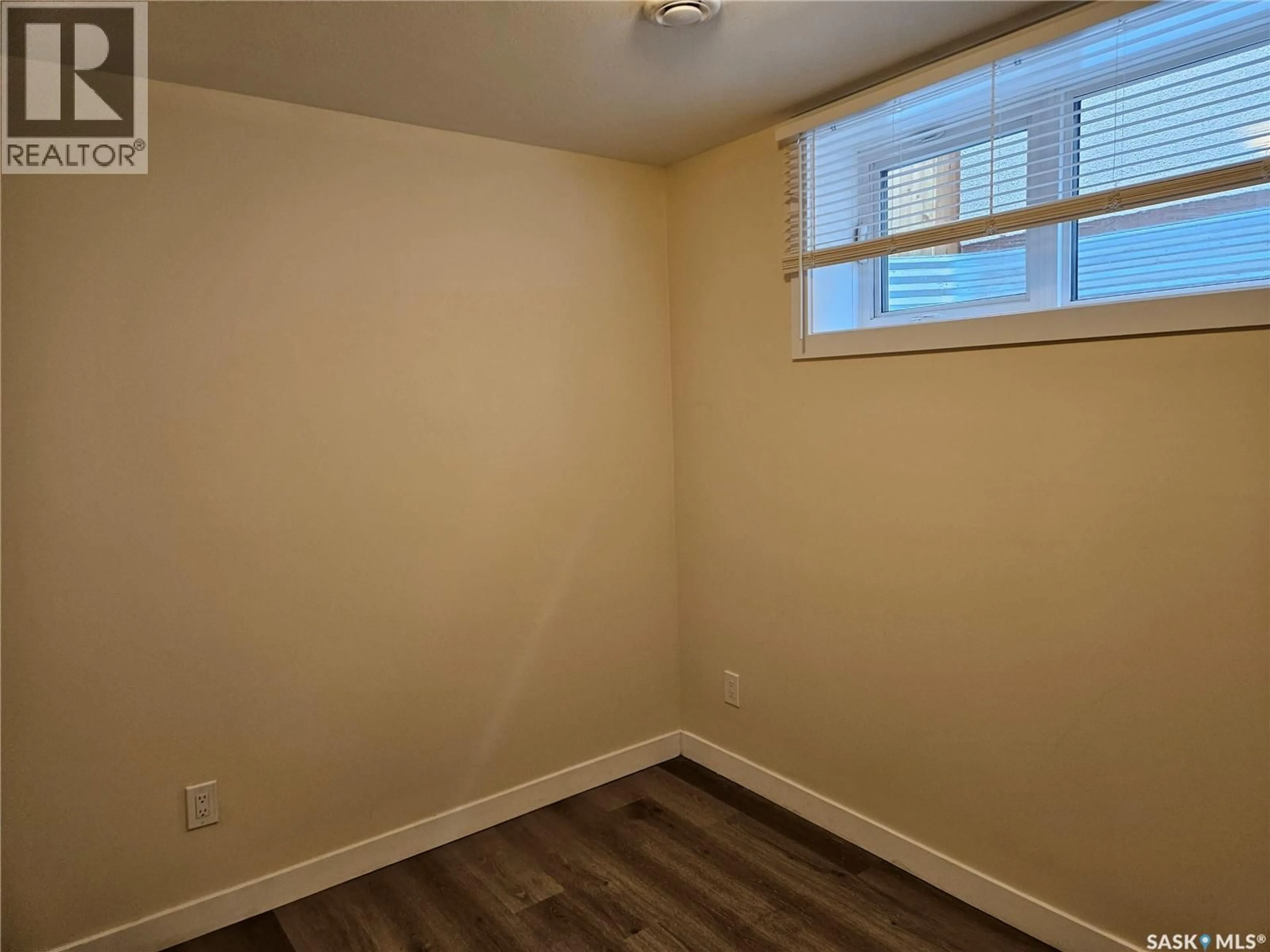 A pic of a room for 505 L AVENUE, Saskatoon Saskatchewan S7L2P8