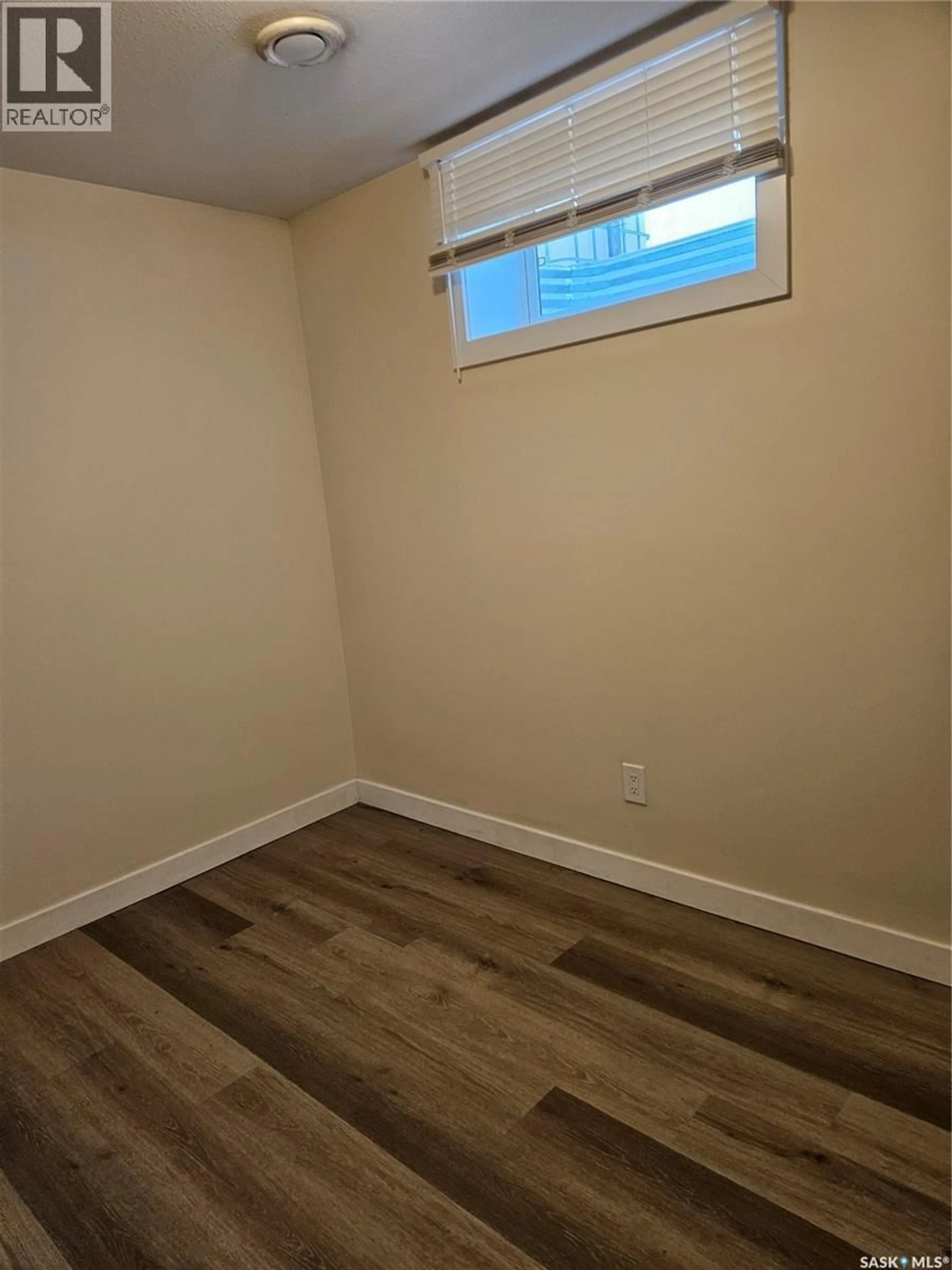 A pic of a room for 505 L AVENUE, Saskatoon Saskatchewan S7L2P8