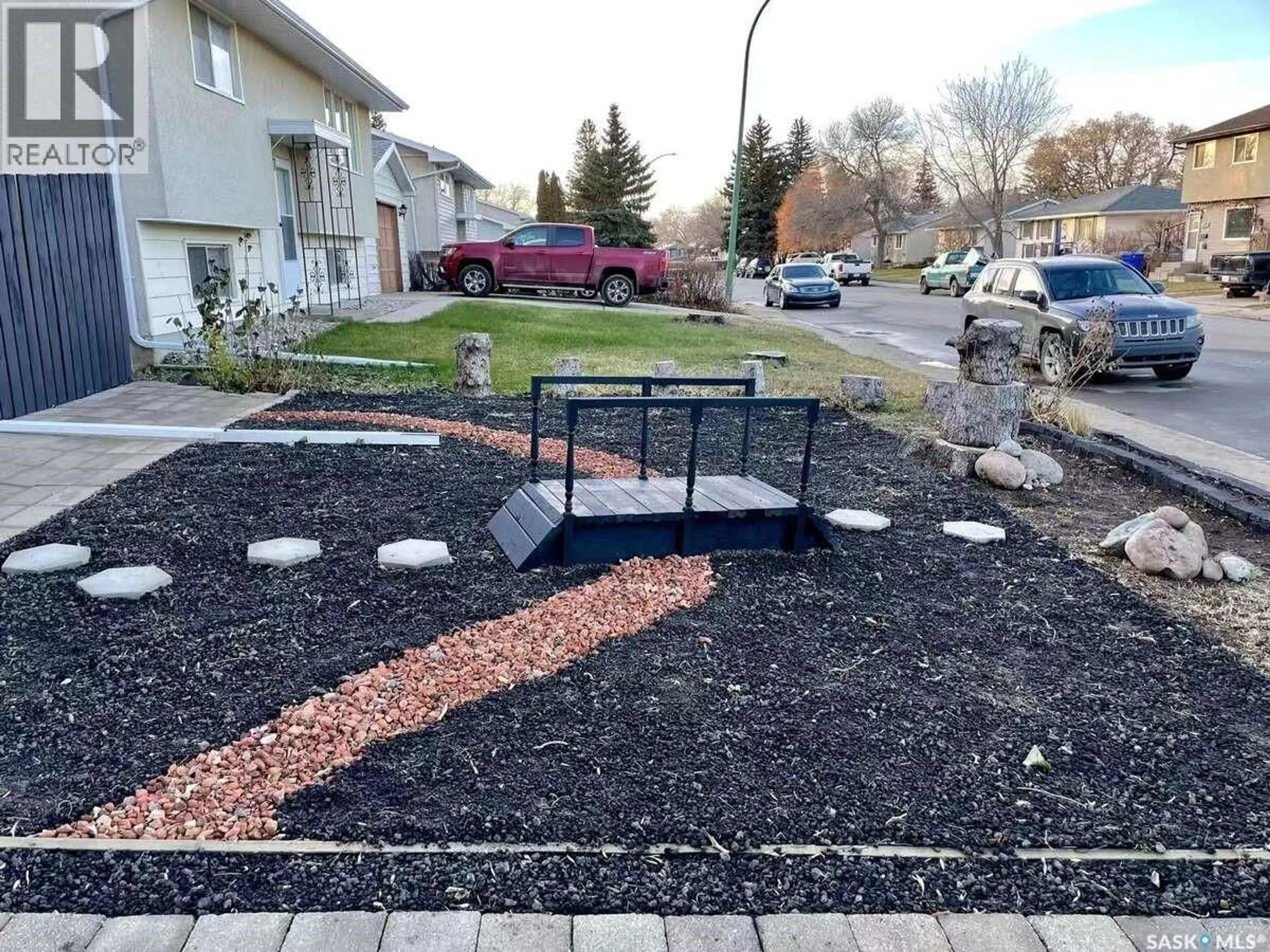 Patio, street for 7227 6TH AVENUE, Regina Saskatchewan S4T0P3