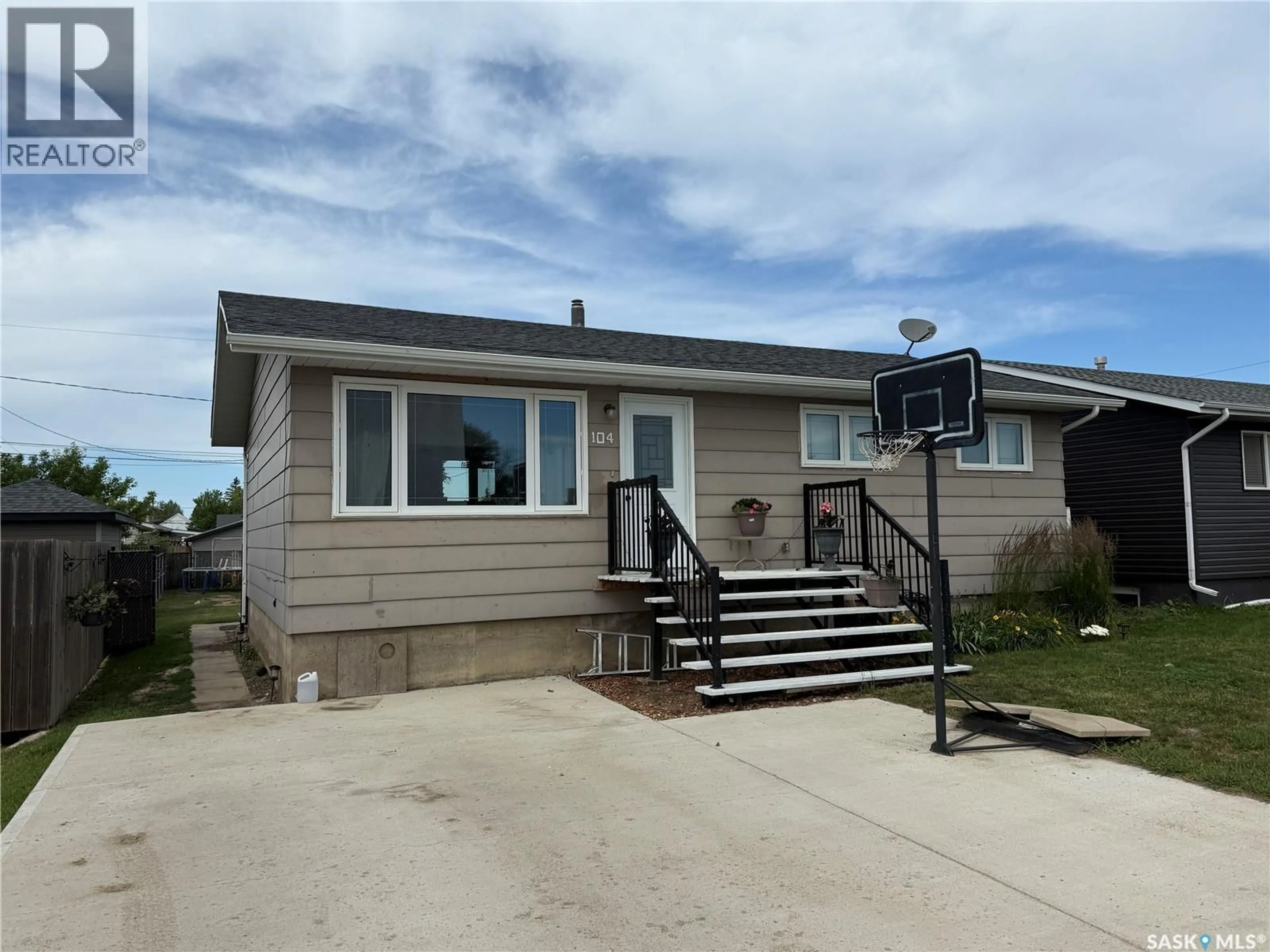 Home with vinyl exterior material, street for 104 RAILWAY AVENUE, Shellbrook Saskatchewan S0J2E0