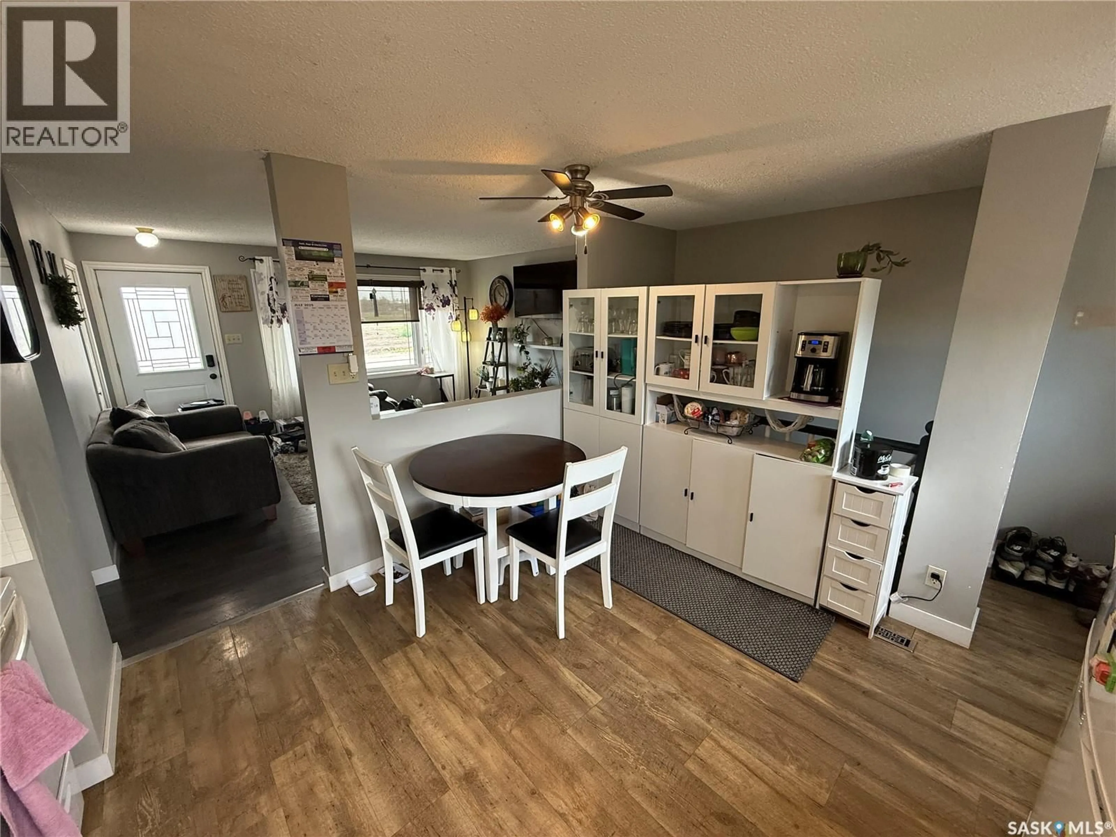 Open concept kitchen, unknown for 104 RAILWAY AVENUE, Shellbrook Saskatchewan S0J2E0