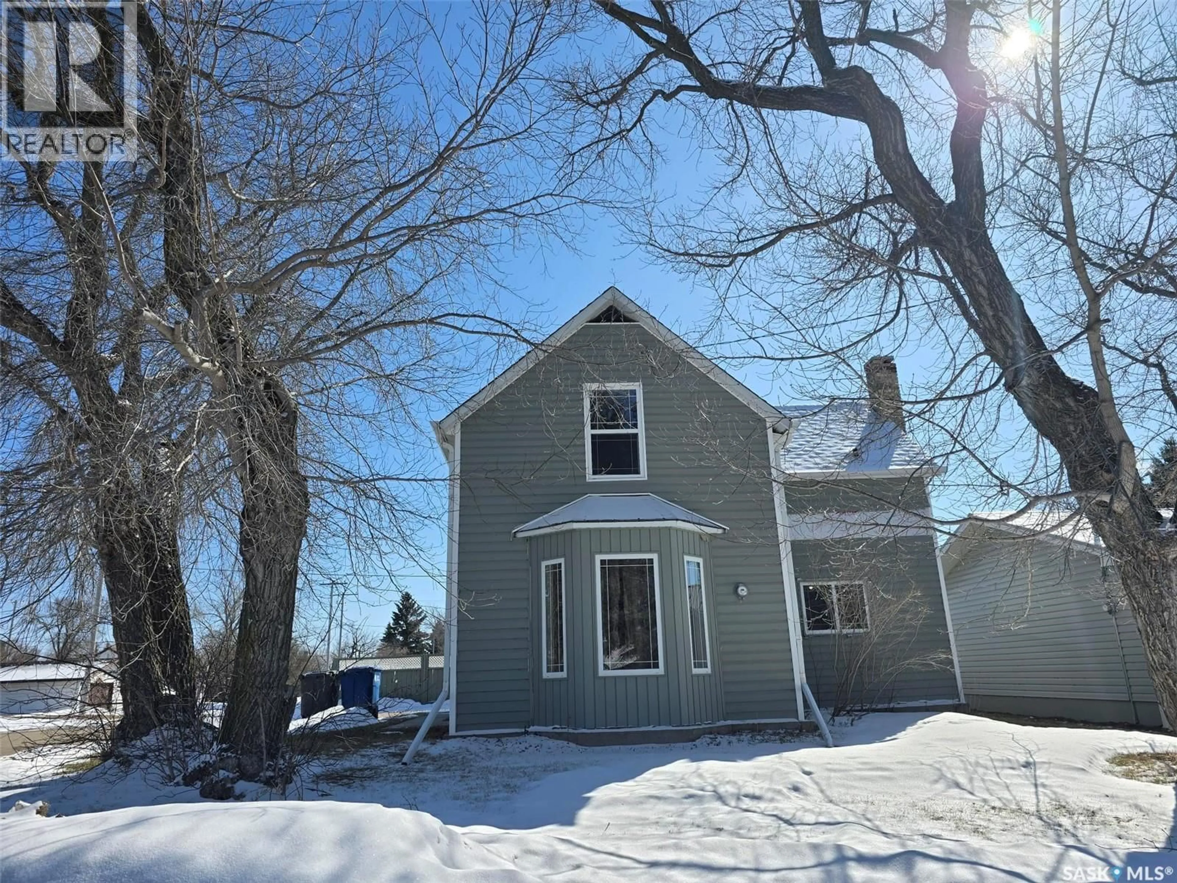 A pic from outside/outdoor area/front of a property/back of a property/a pic from drone, street for 298 7TH AVENUE, Broadview Saskatchewan S0G0K0