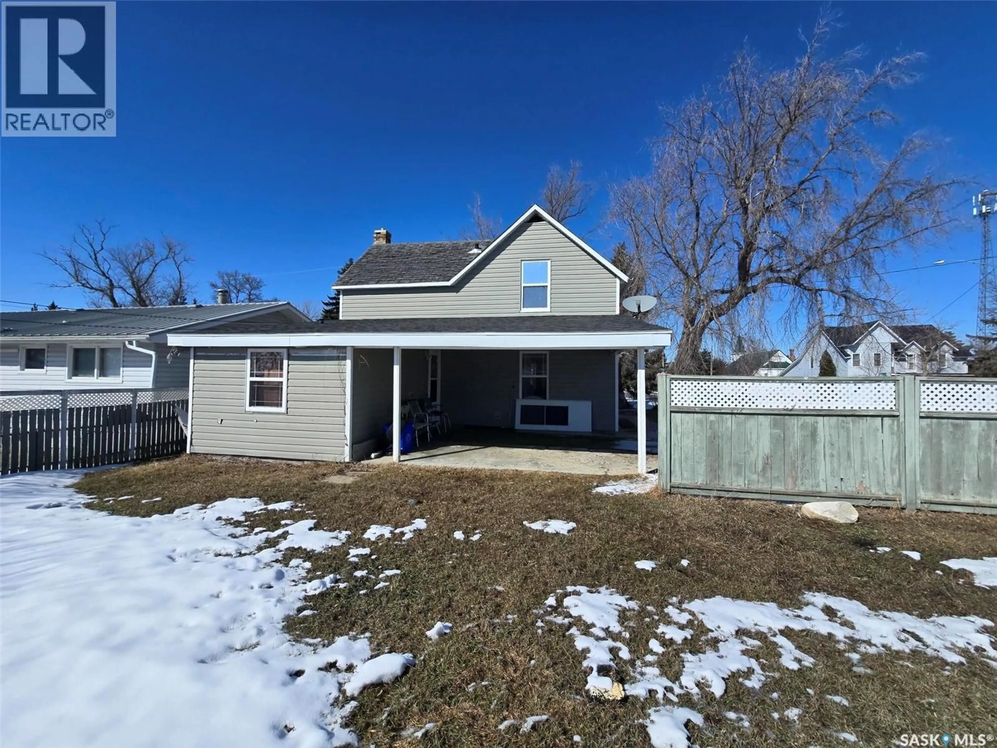 A pic from outside/outdoor area/front of a property/back of a property/a pic from drone, street for 298 7TH AVENUE, Broadview Saskatchewan S0G0K0