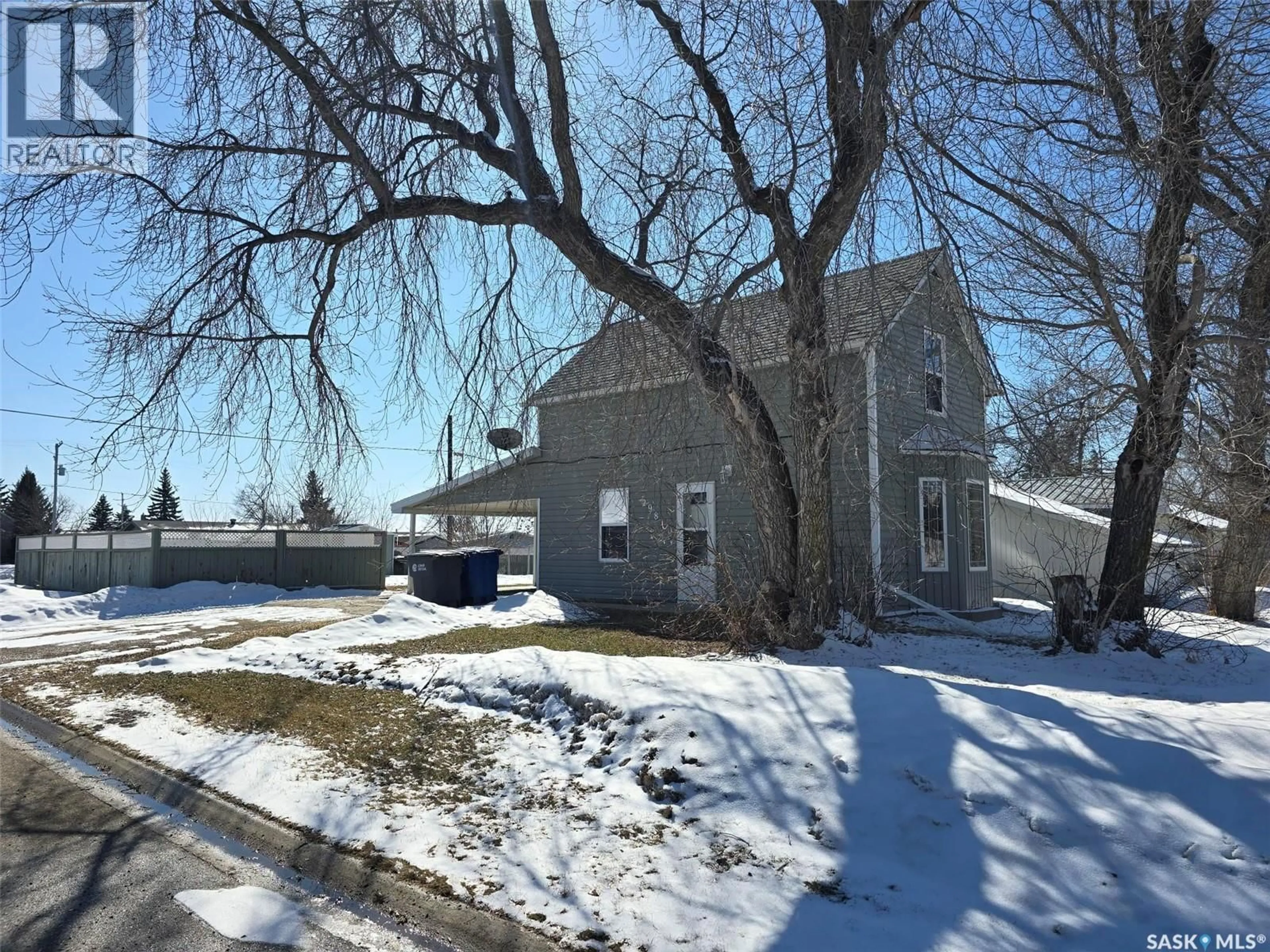 A pic from outside/outdoor area/front of a property/back of a property/a pic from drone, street for 298 7TH AVENUE, Broadview Saskatchewan S0G0K0