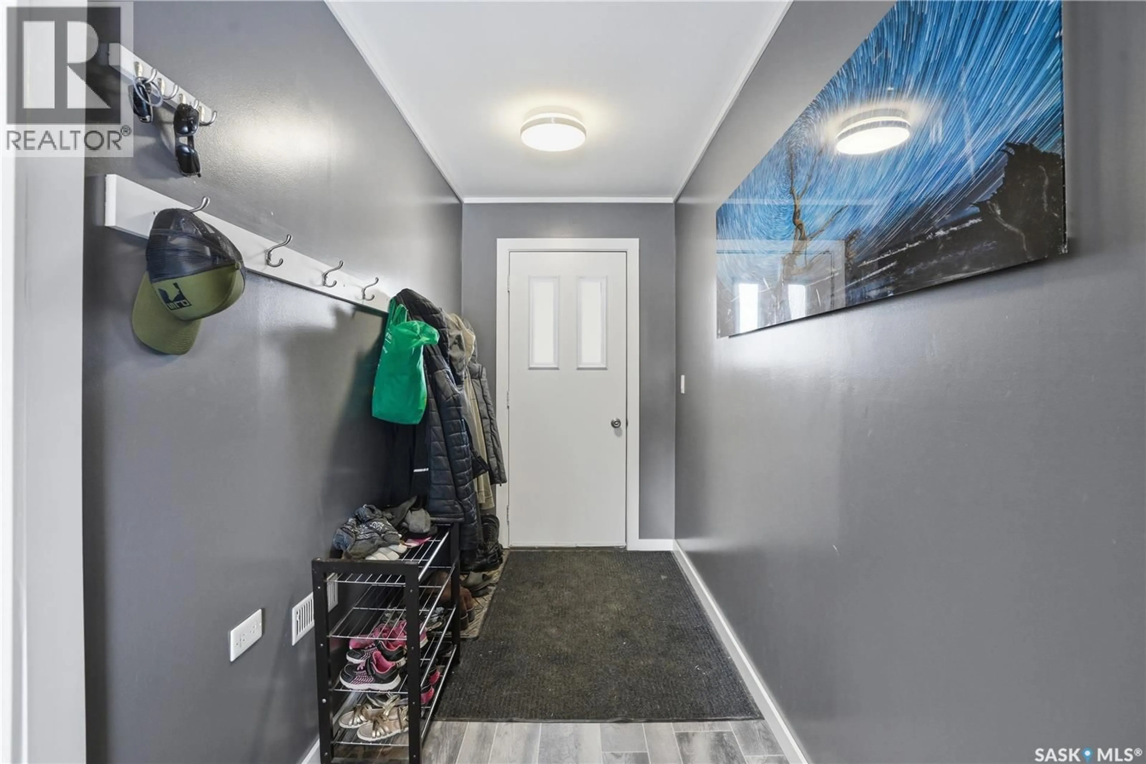 Indoor entryway for 116 2ND STREET, Hague Saskatchewan S0K1X0