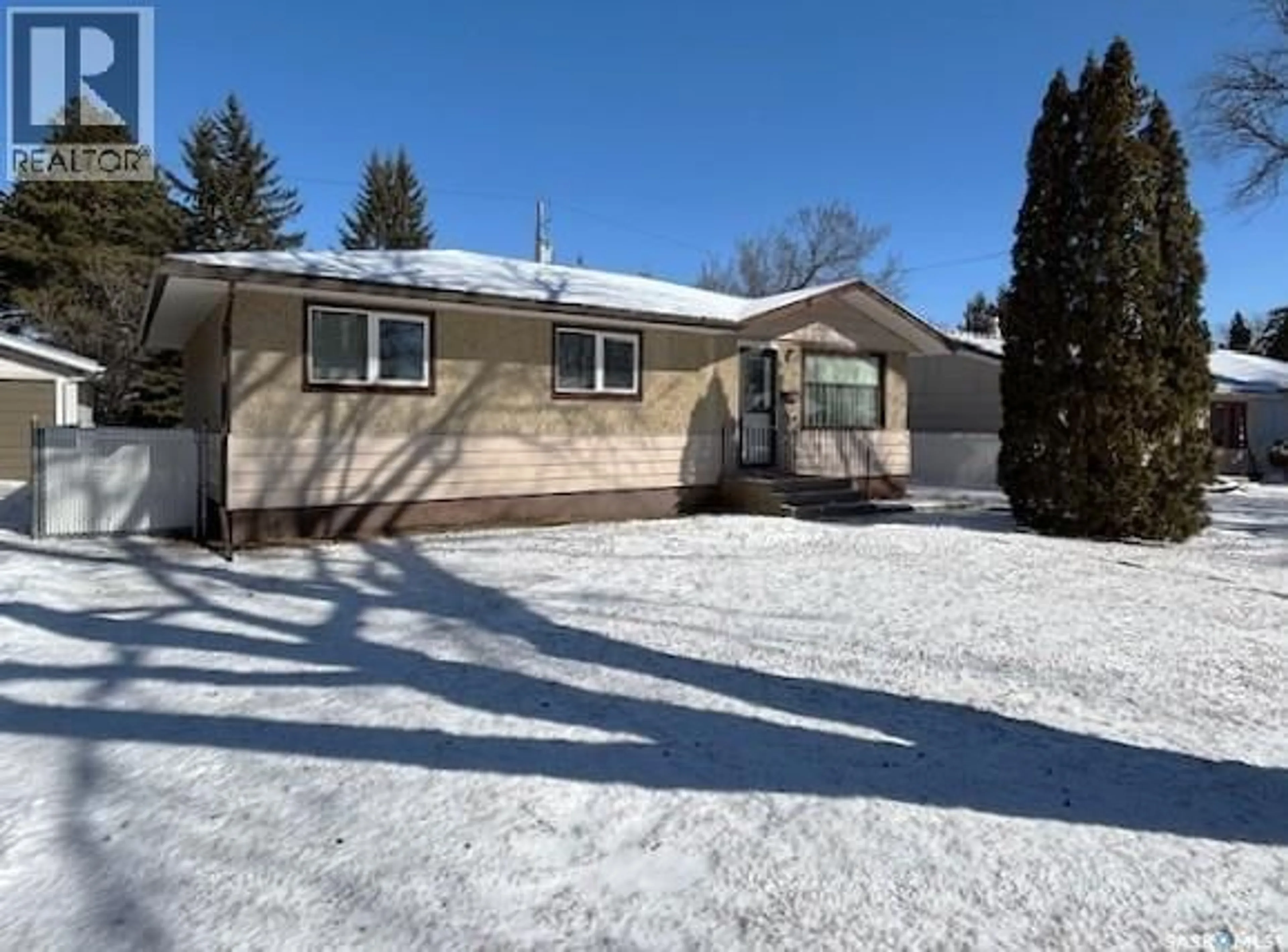 A pic from outside/outdoor area/front of a property/back of a property/a pic from drone, street for 1238 BROWN STREET, Moose Jaw Saskatchewan S6H2Z7
