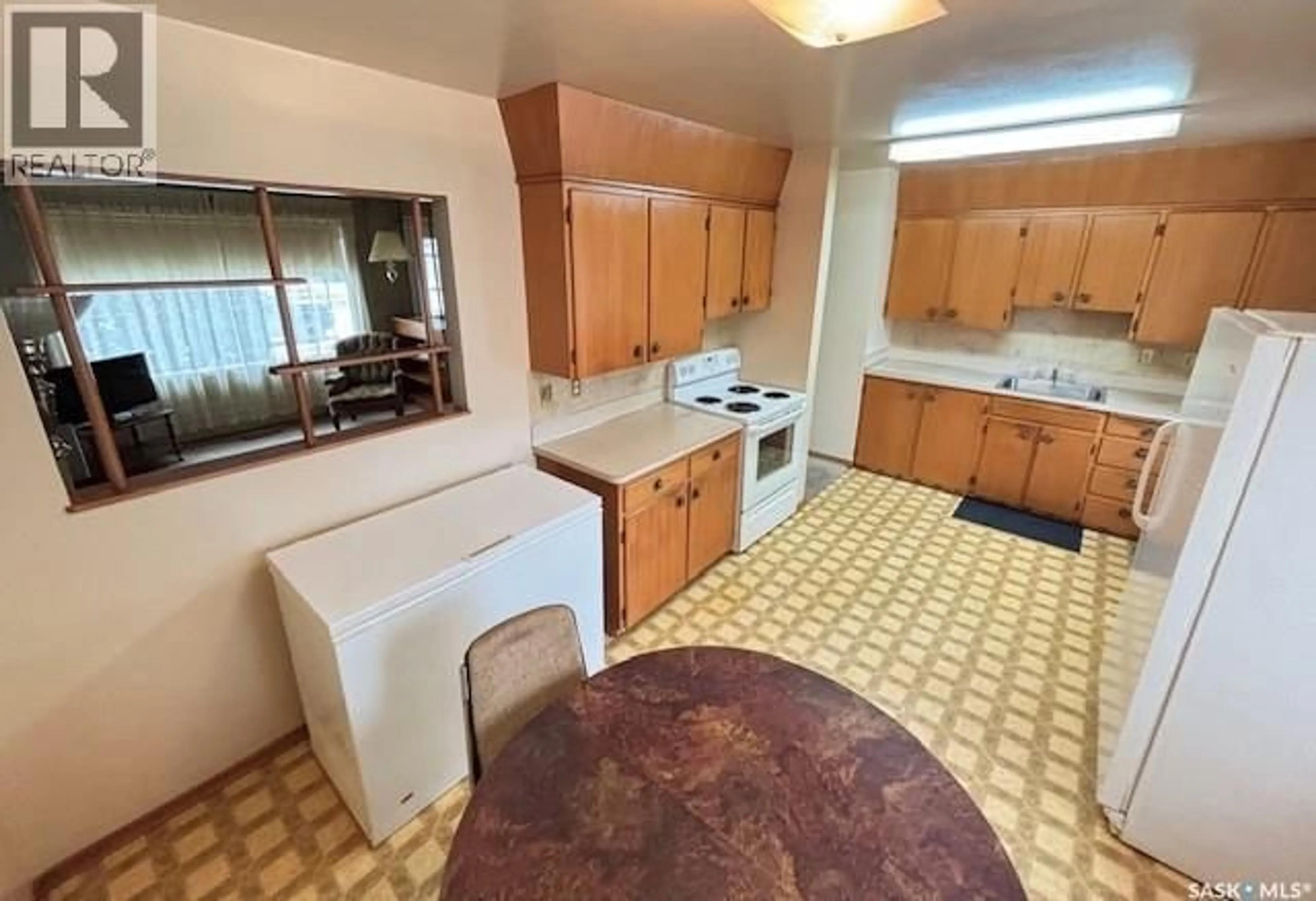 Standard kitchen, unknown for 1238 BROWN STREET, Moose Jaw Saskatchewan S6H2Z7