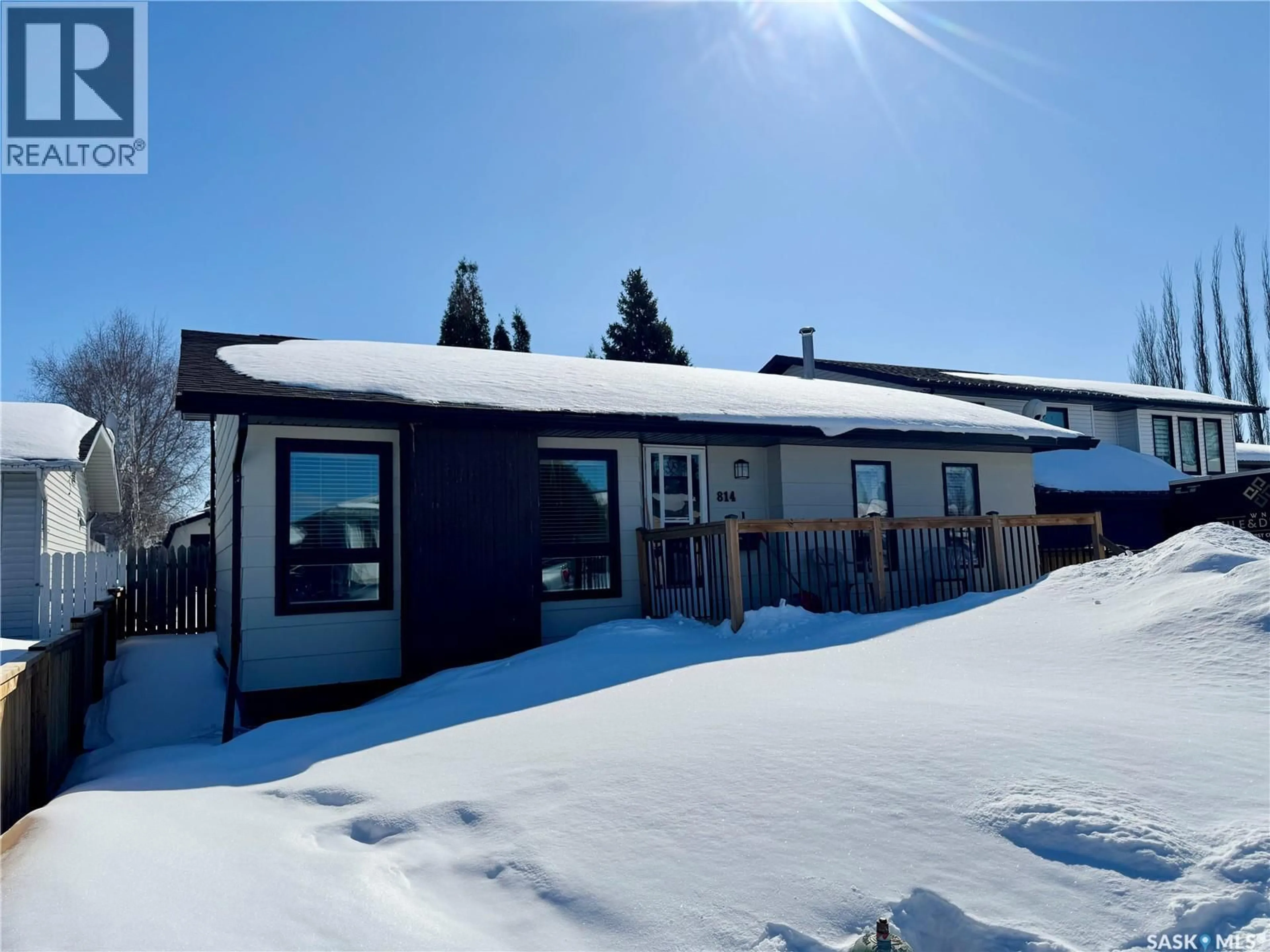 A pic from outside/outdoor area/front of a property/back of a property/a pic from drone, building for 814 CARR PLACE, Prince Albert Saskatchewan S6V7E1