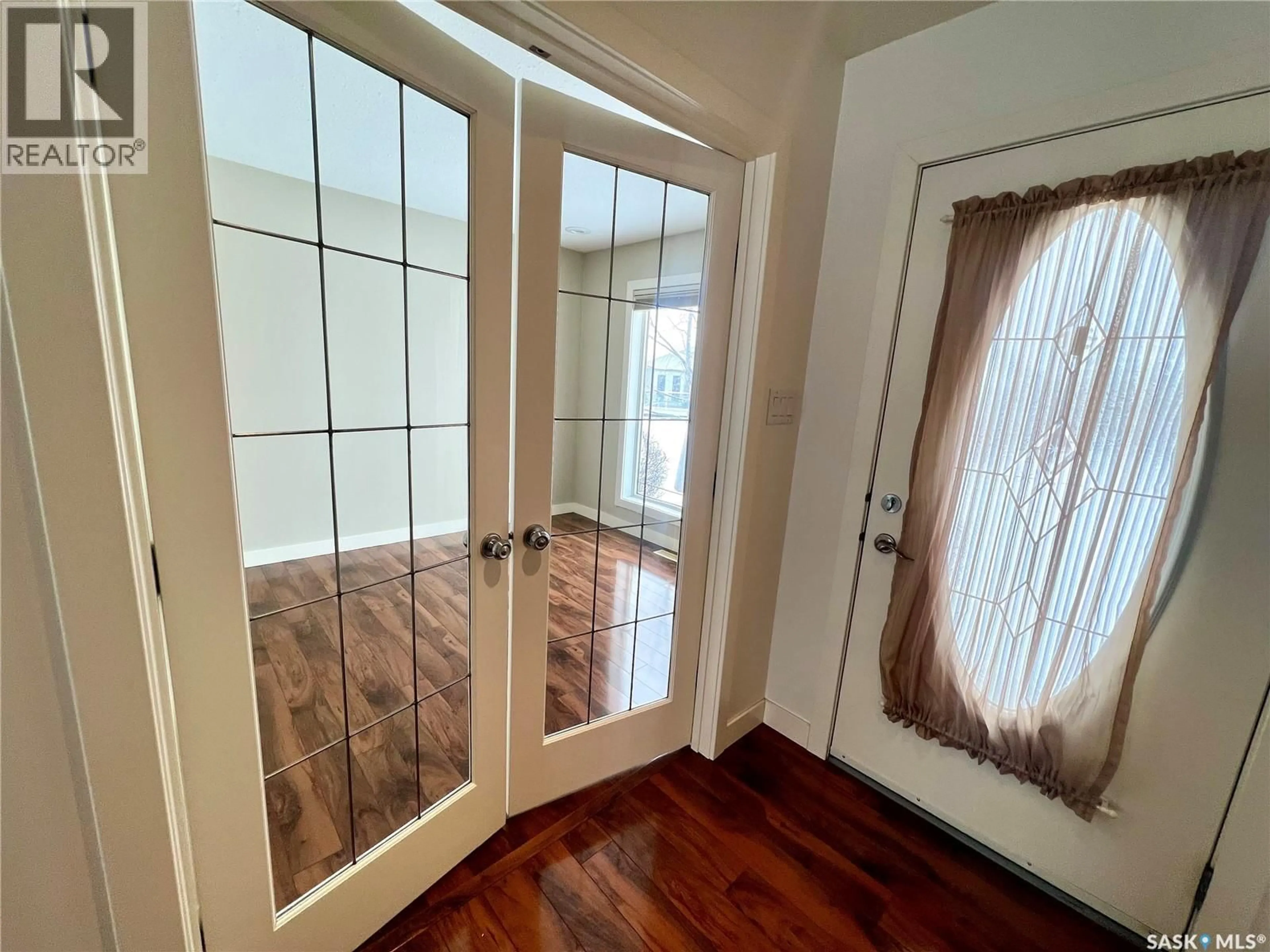 Indoor entryway for 500 - 29 BATTLEFORD TRAIL, Swift Current Saskatchewan S9H5M7