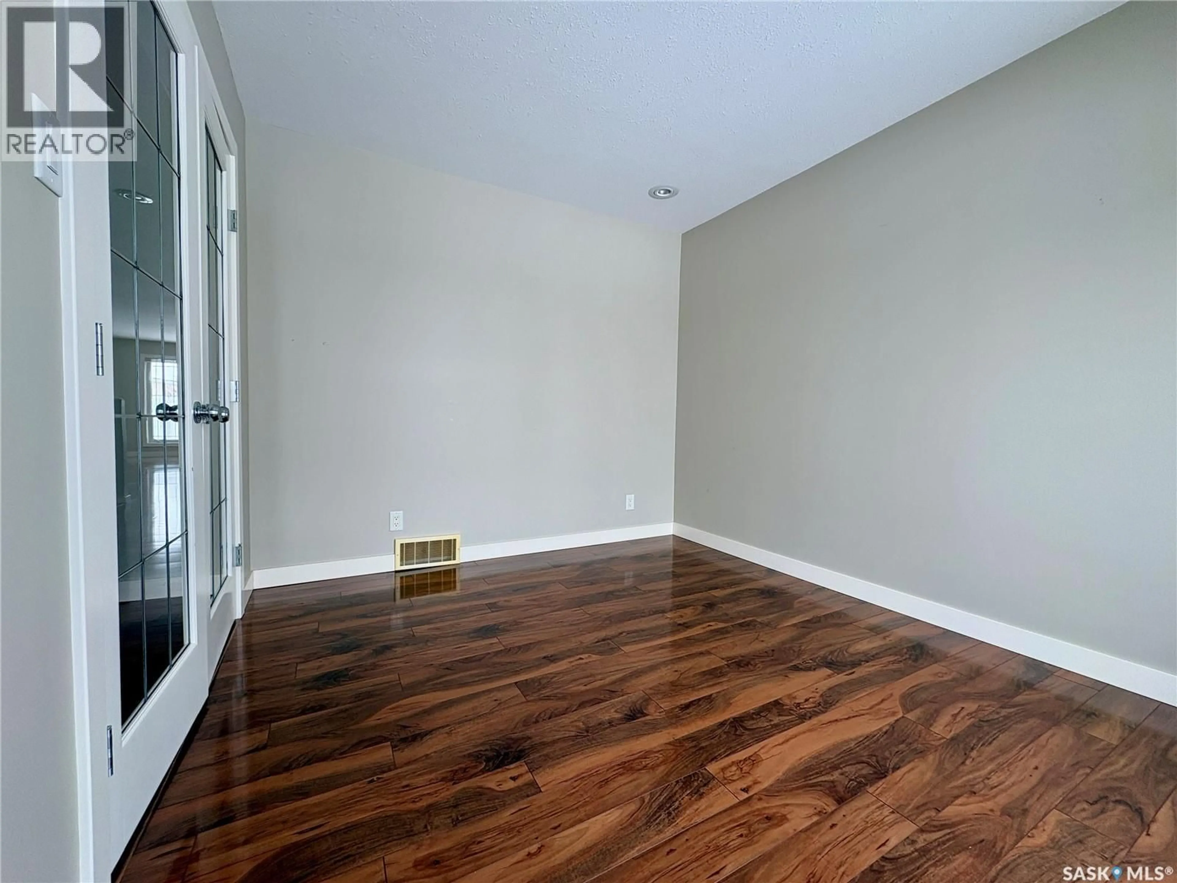 A pic of a room for 500 - 29 BATTLEFORD TRAIL, Swift Current Saskatchewan S9H5M7