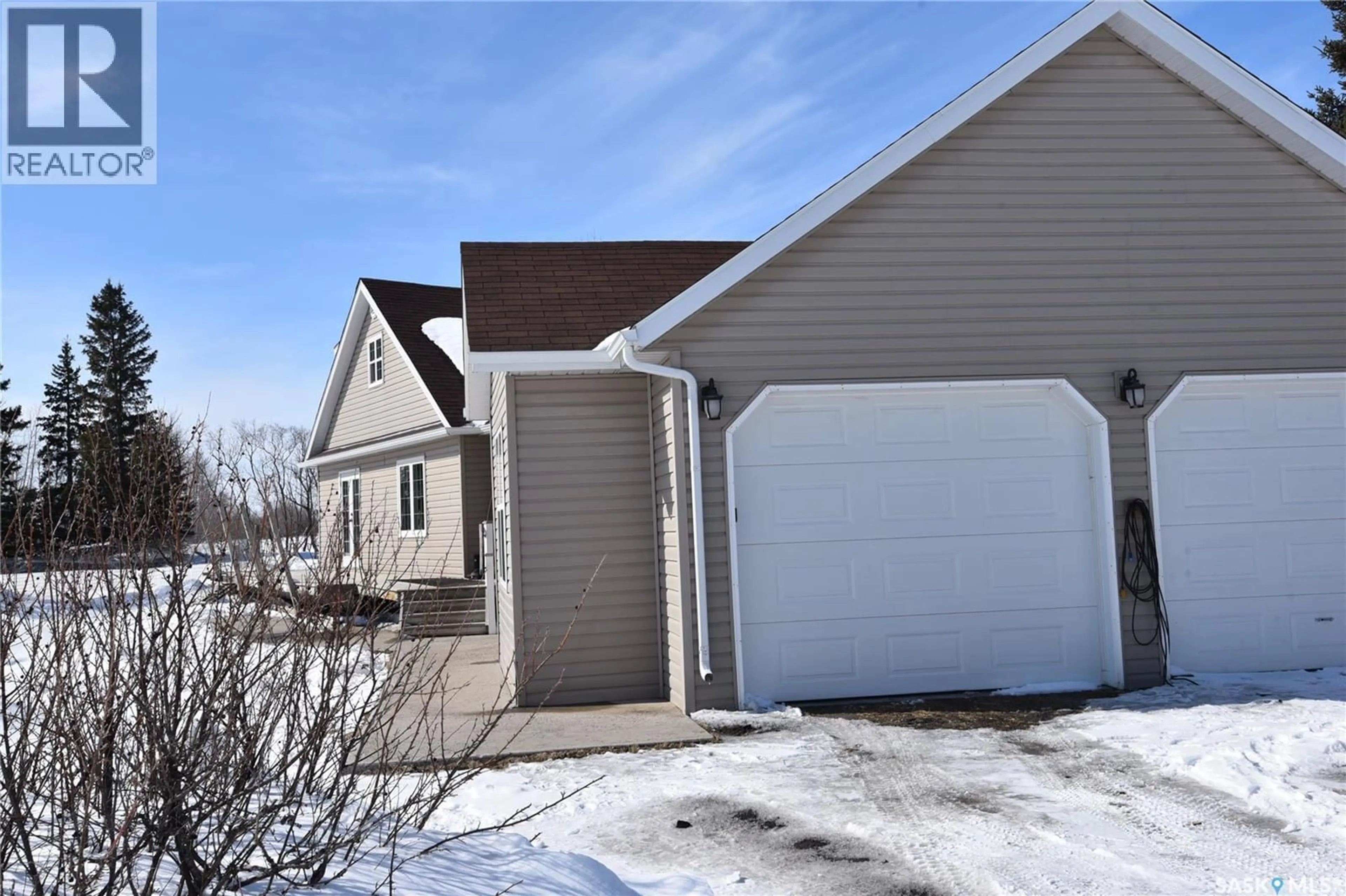 Indoor garage for SAAKE ACREAGE, Torch River Rm No. 488 Saskatchewan S0E1E0