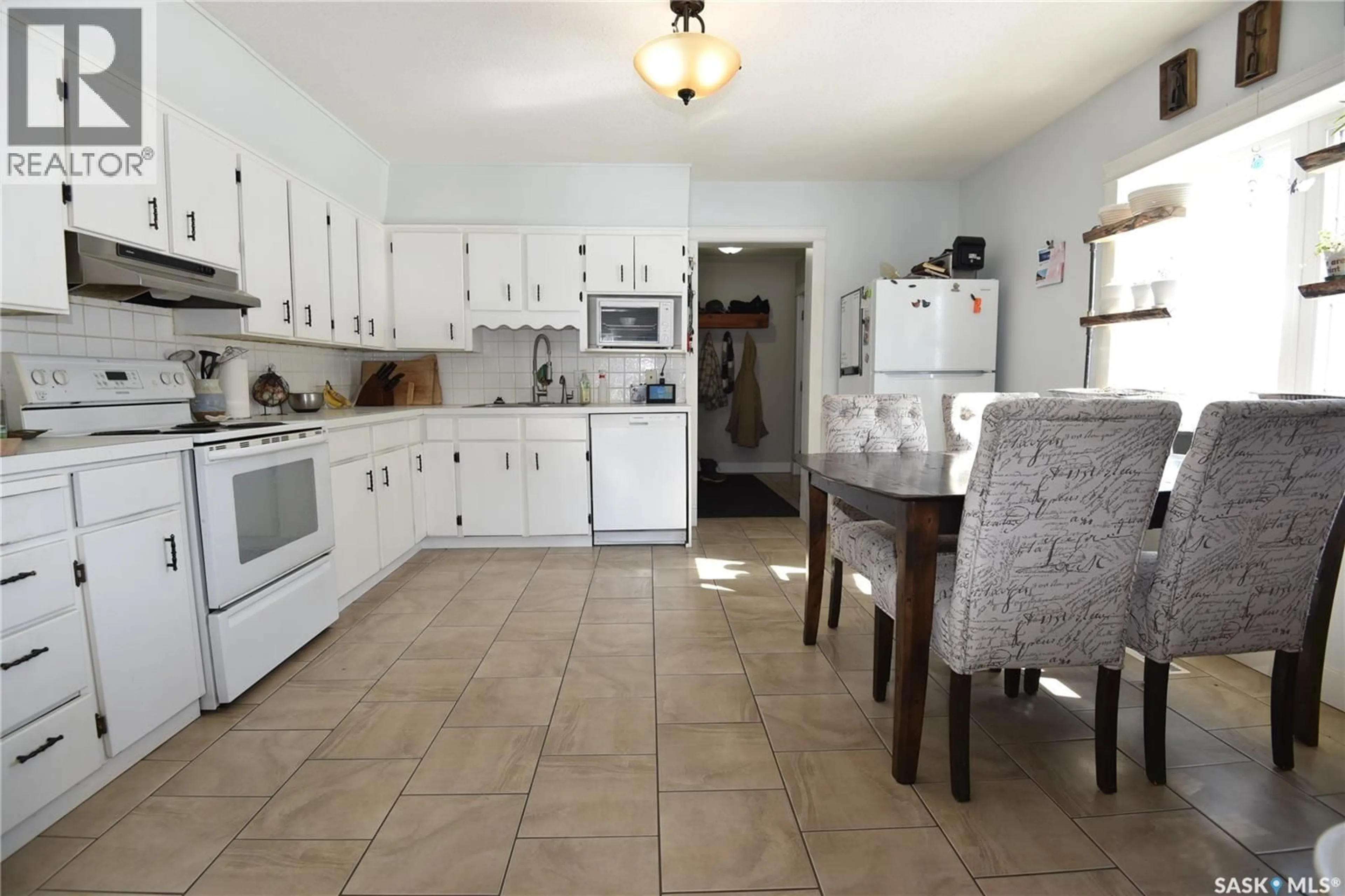 Standard kitchen, ceramic/tile floor for SAAKE ACREAGE, Torch River Rm No. 488 Saskatchewan S0E1E0