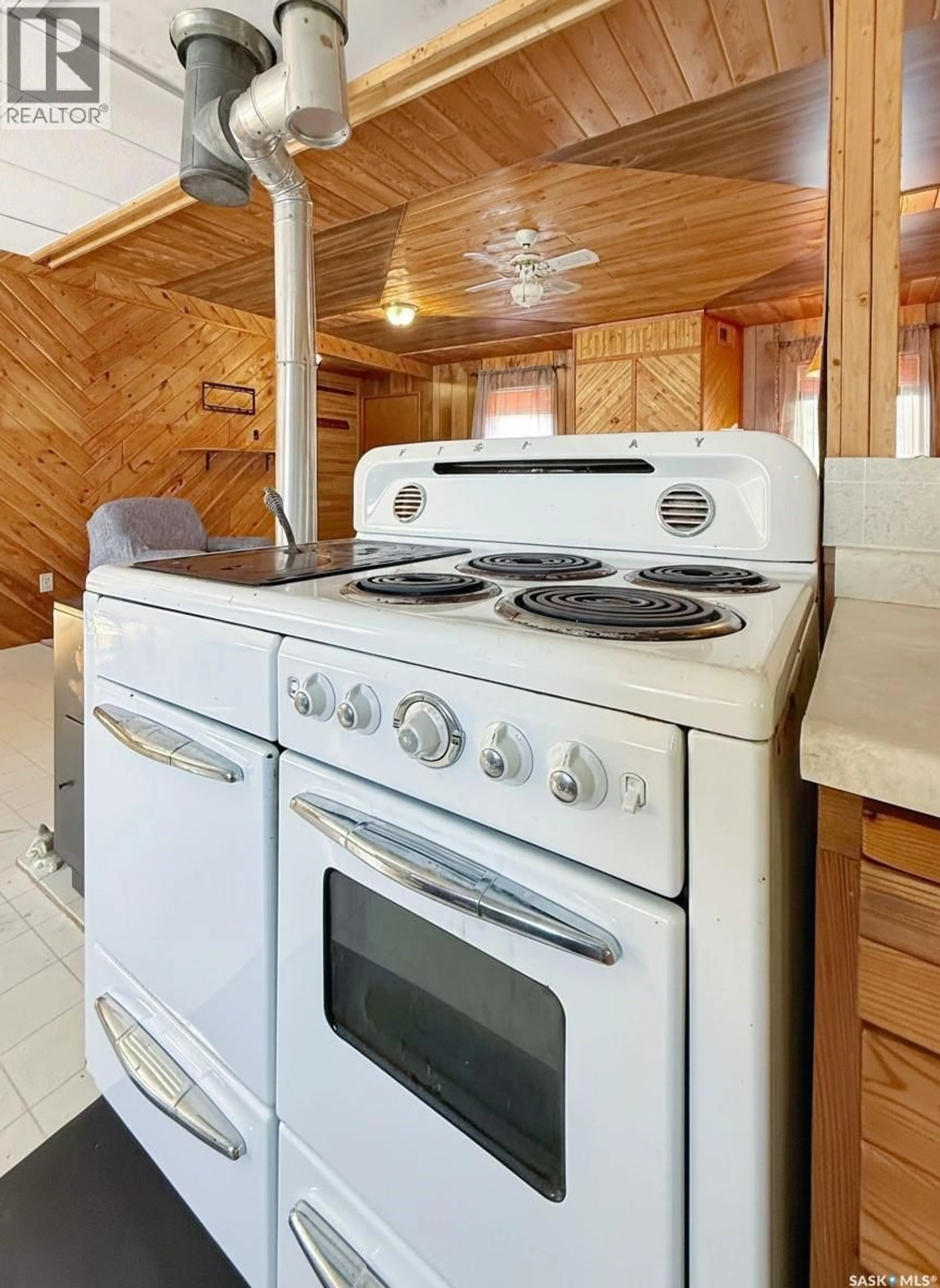 Standard kitchen, unknown for 24 WALTER STREET, Candle Lake Saskatchewan S0J3E0