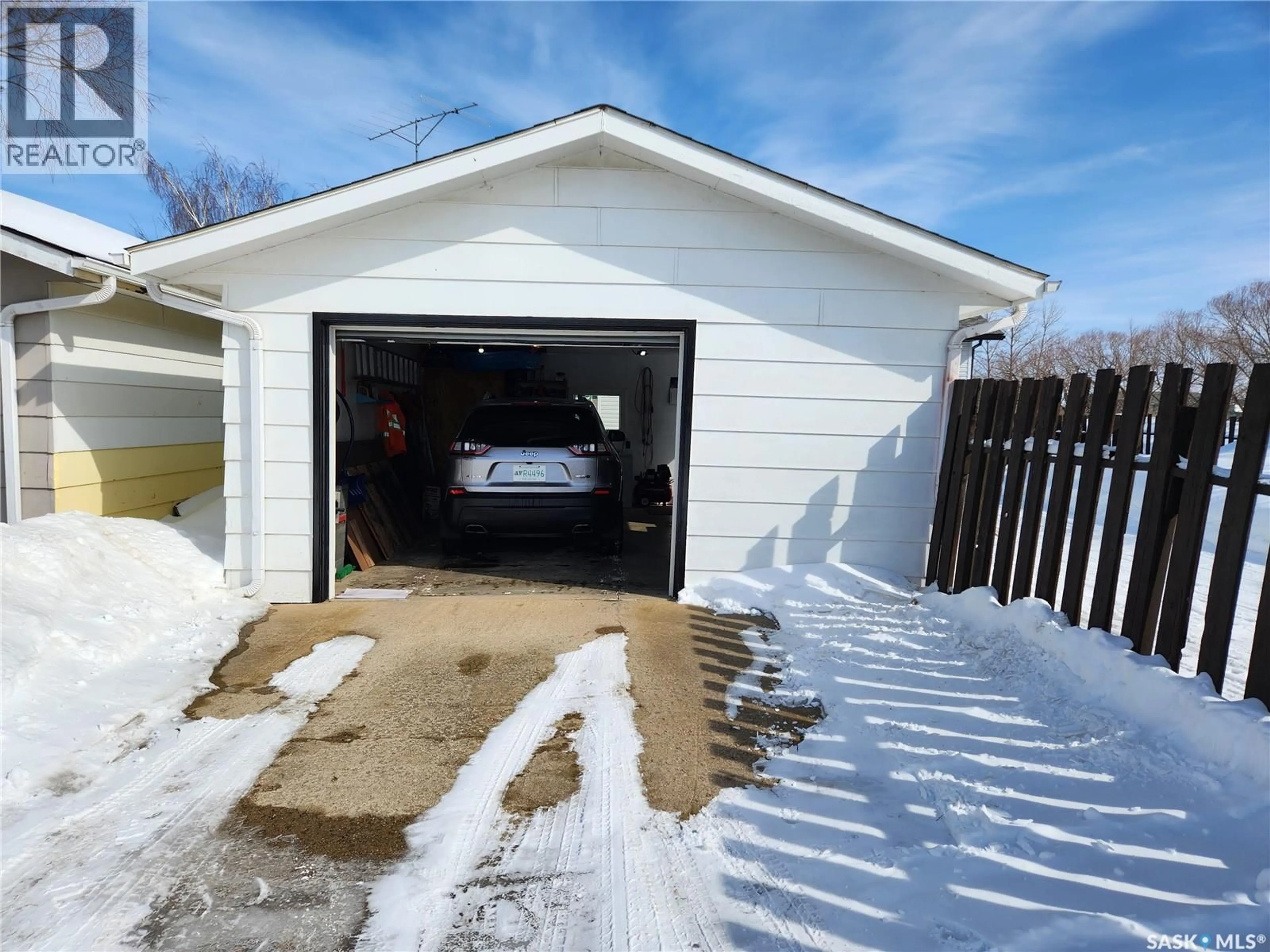 Indoor garage for 1 EVINGTON PLACE, Tisdale Saskatchewan S0E1T0