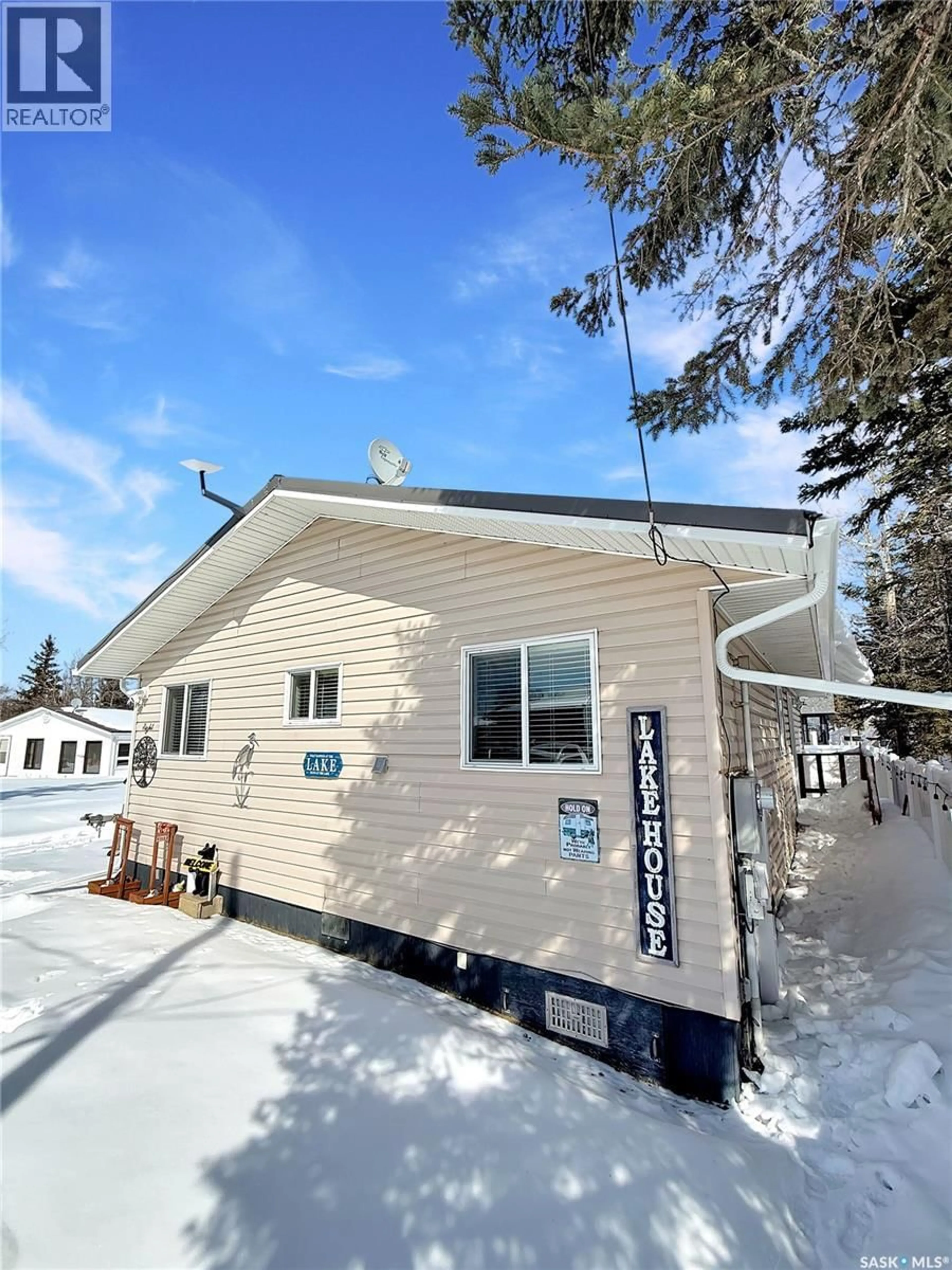 Home with vinyl exterior material, unknown for 8 WHITE BIRCH CRESCENT, Candle Lake Saskatchewan S0J3E0
