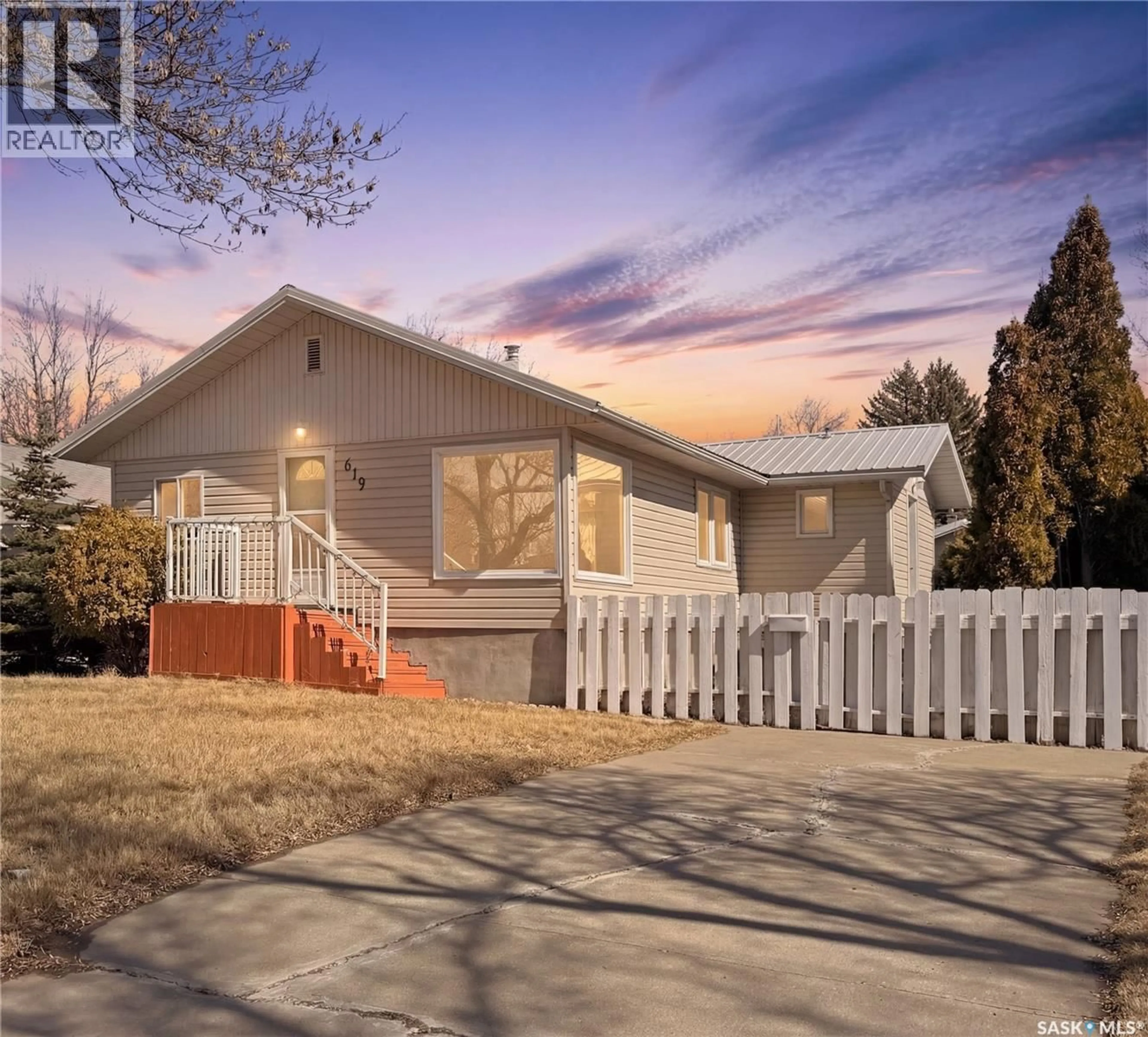 Unknown for 619 4TH AVENUE, Swift Current Saskatchewan S9H0V7