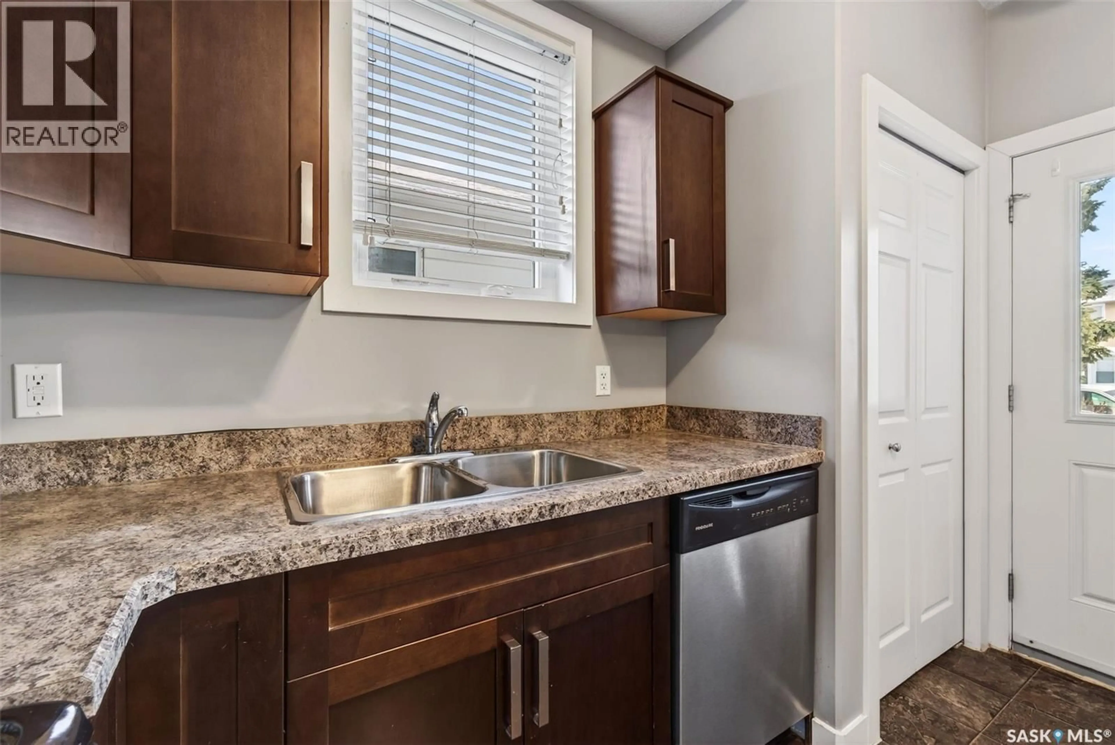 Standard kitchen, unknown for 446 ARTHUR STREET, Regina Saskatchewan S4R4X4