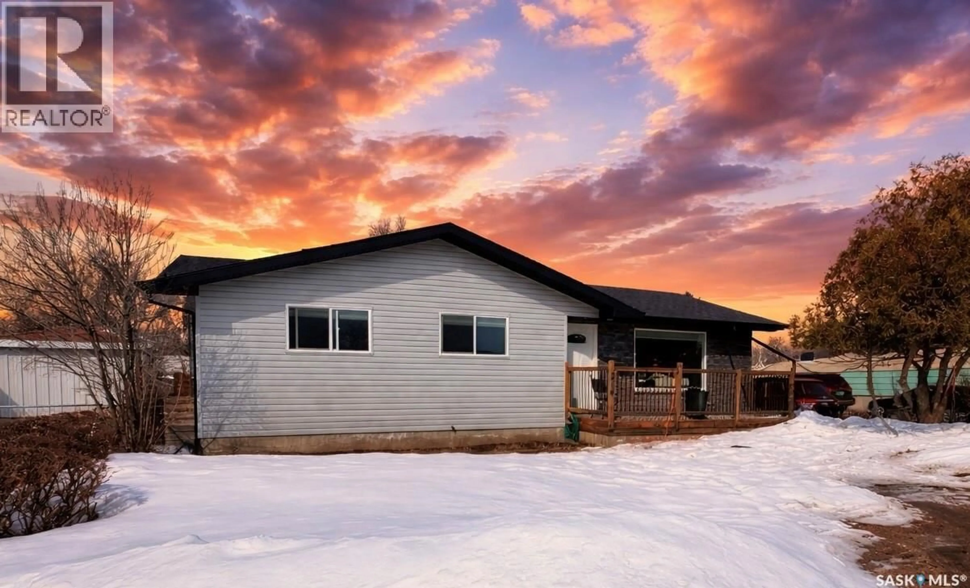 Home with vinyl exterior material, unknown for 214 PIERCE STREET, Strasbourg Saskatchewan S0G4V0