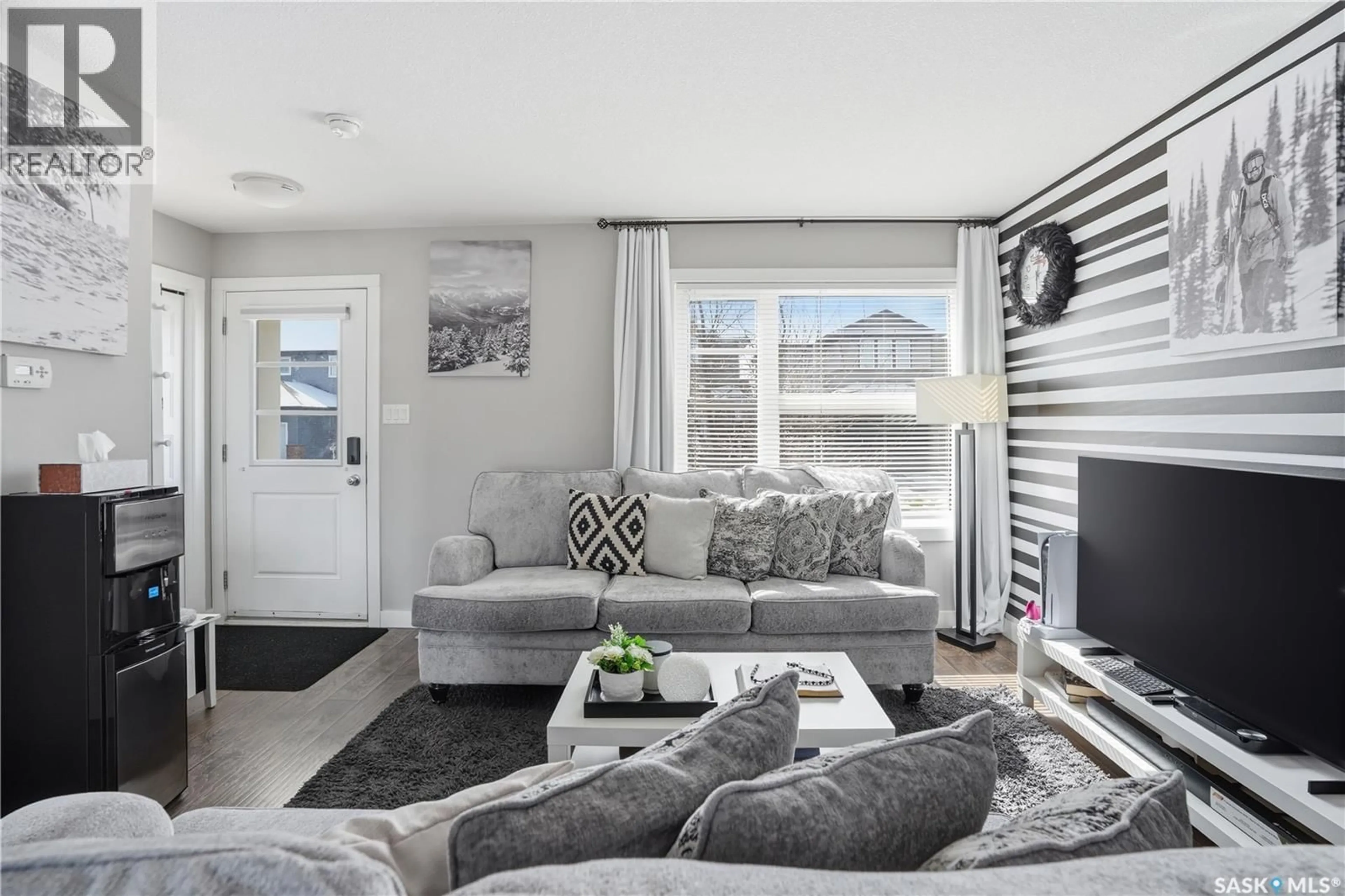 Living room with furniture, unknown for 5624 GLIDE CRESCENT, Regina Saskatchewan S4W0P1