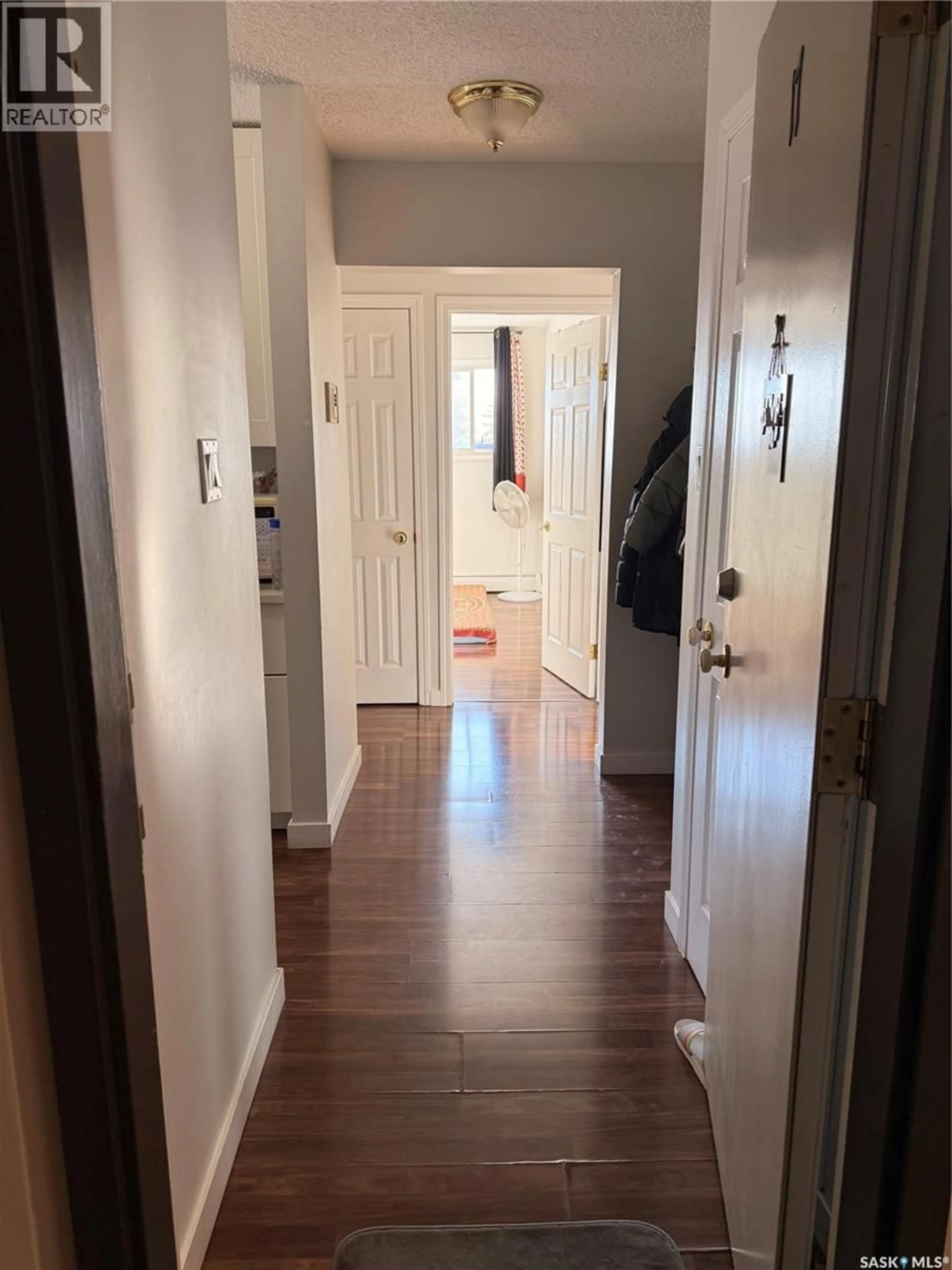 Indoor entryway for 17 - 3625 CHABEN PLACE, Saskatoon Saskatchewan S7H4E9