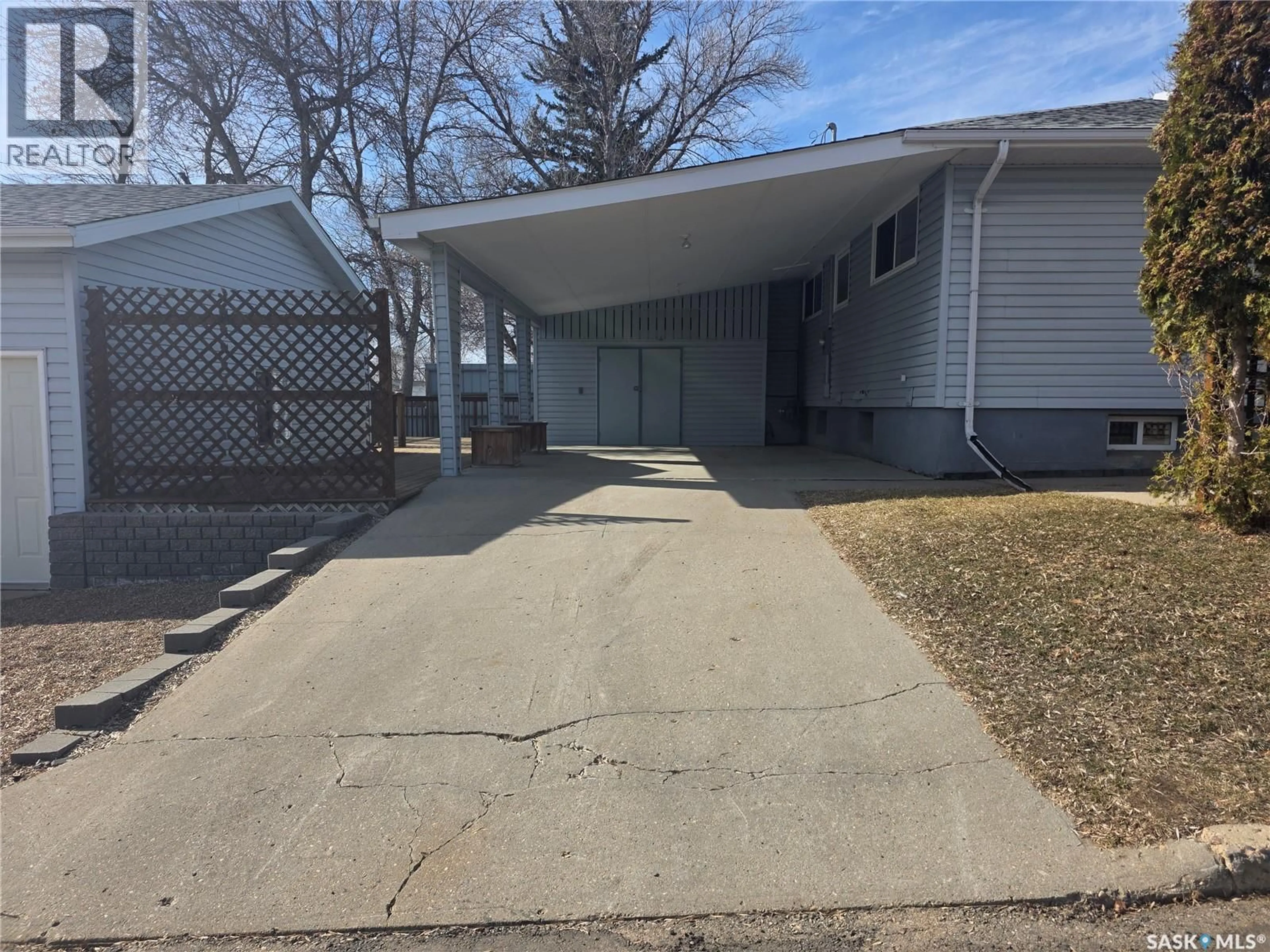 Unknown for 1902 1ST STREET, Estevan Saskatchewan S4A0J1