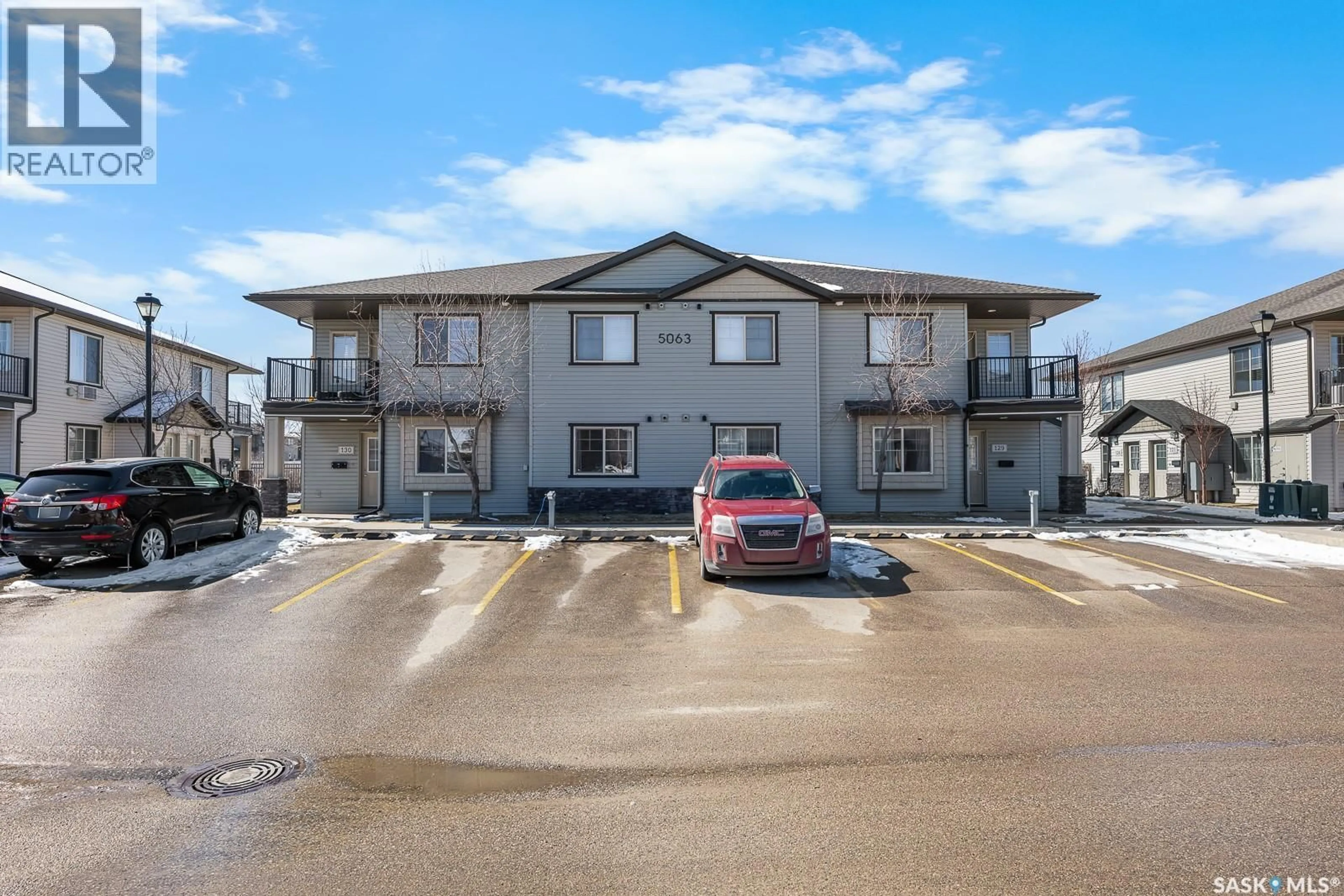 A pic from outside/outdoor area/front of a property/back of a property/a pic from drone, unknown for 5063 - 130 JAMES HILL ROAD, Regina Saskatchewan S4W0B9