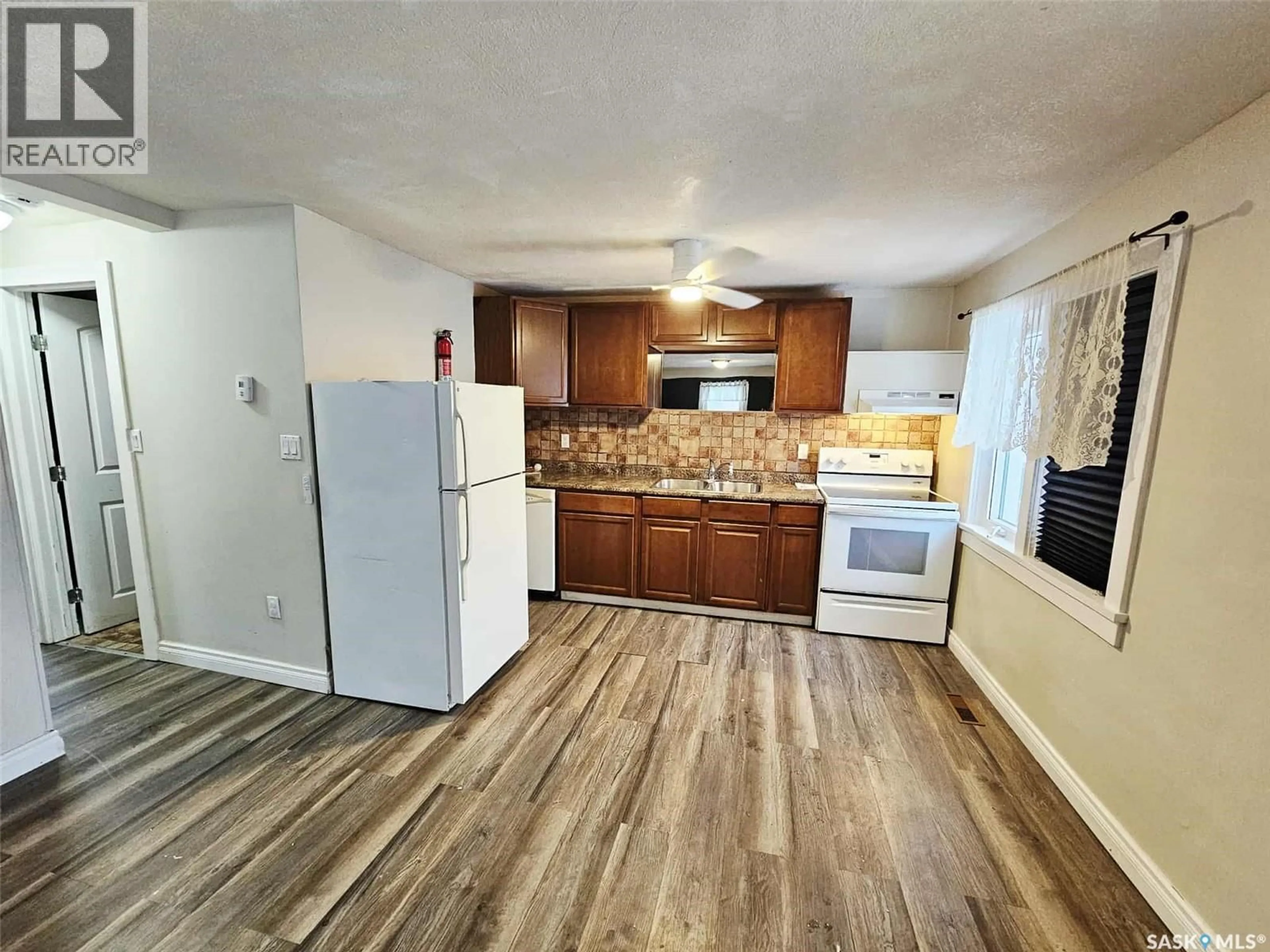 Standard kitchen, unknown for 154 ONTARIO AVENUE, Yorkton Saskatchewan S3N2A1