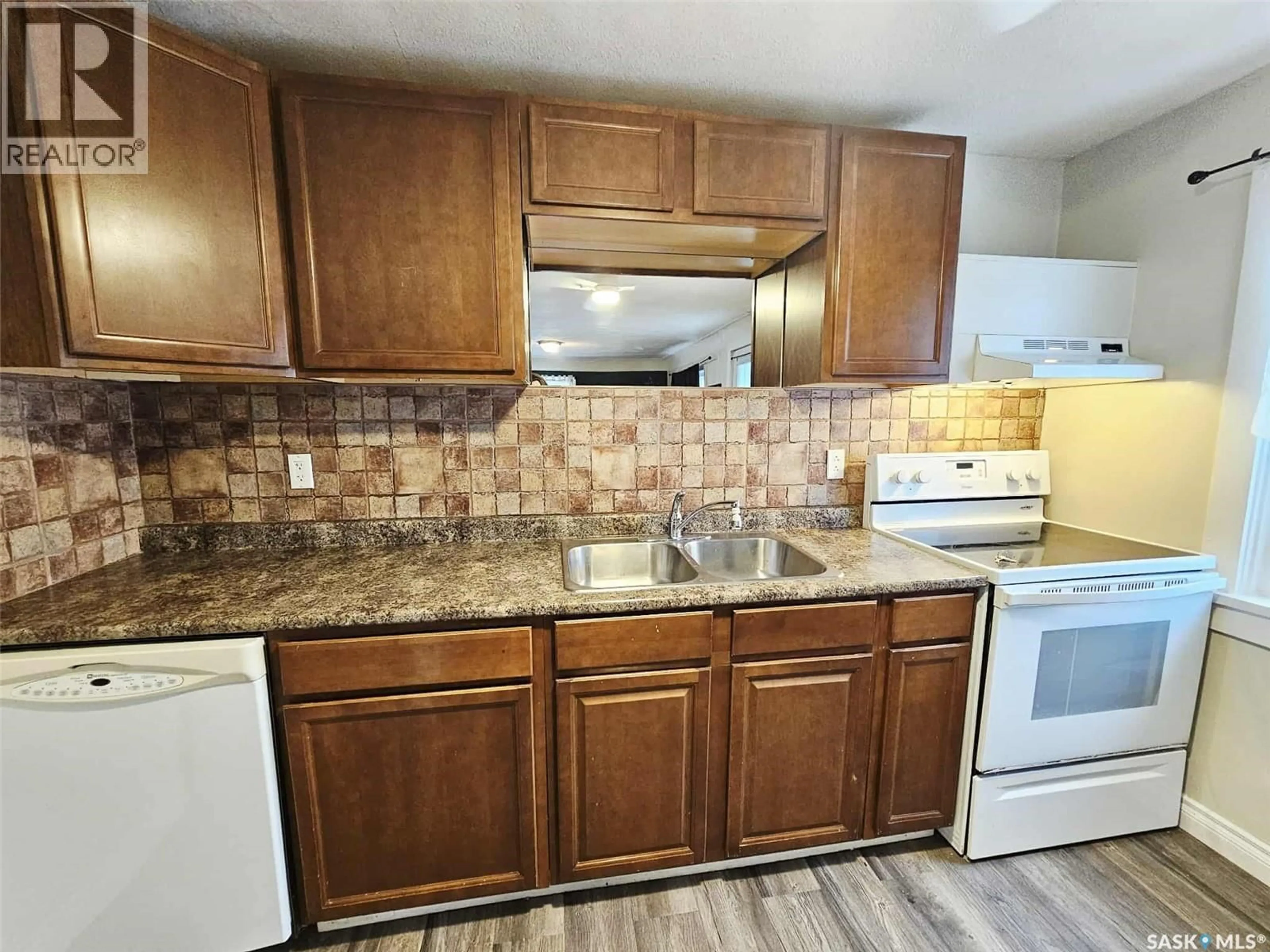 Standard kitchen, unknown for 154 ONTARIO AVENUE, Yorkton Saskatchewan S3N2A1