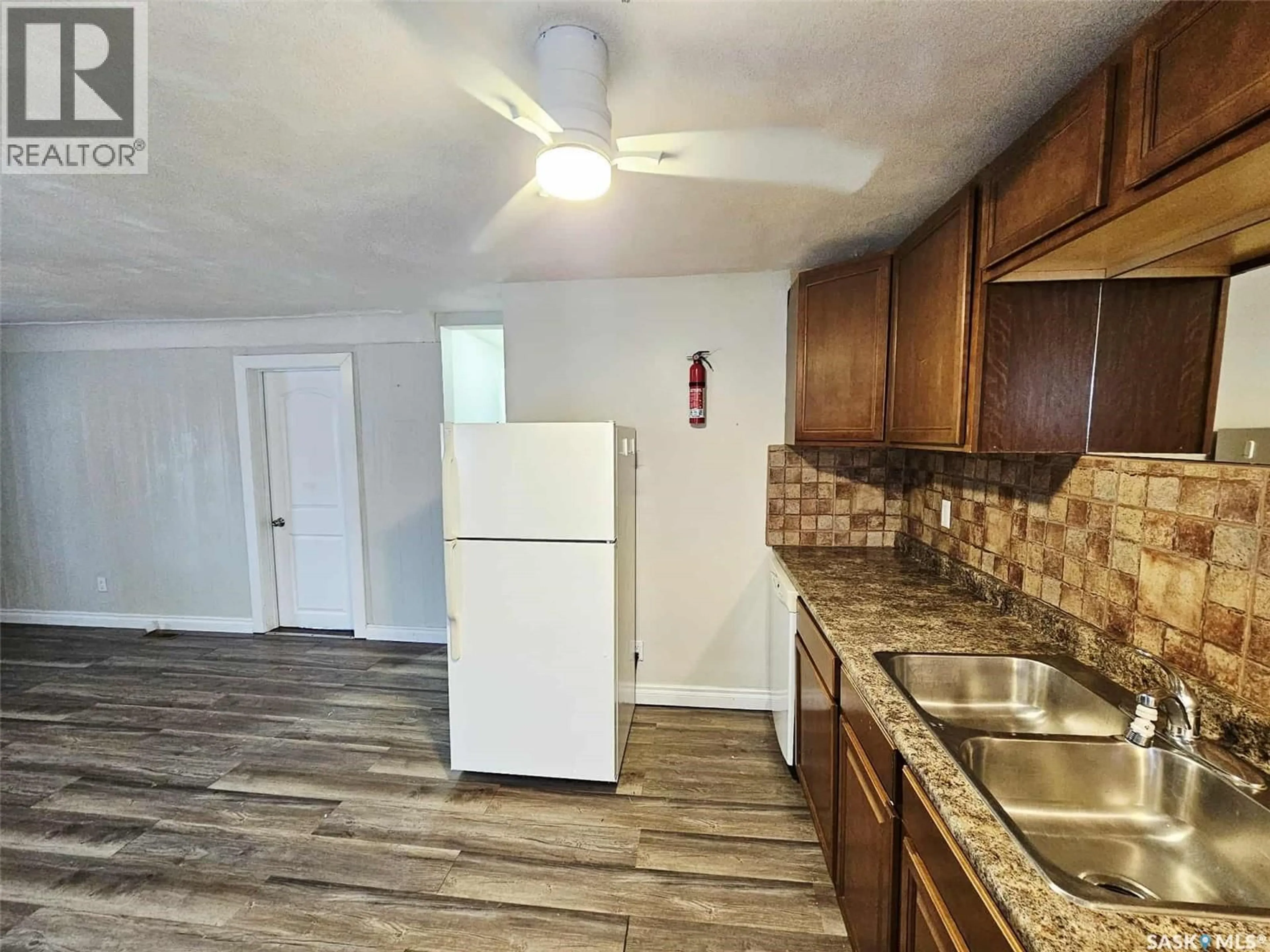 Standard kitchen, unknown for 154 ONTARIO AVENUE, Yorkton Saskatchewan S3N2A1