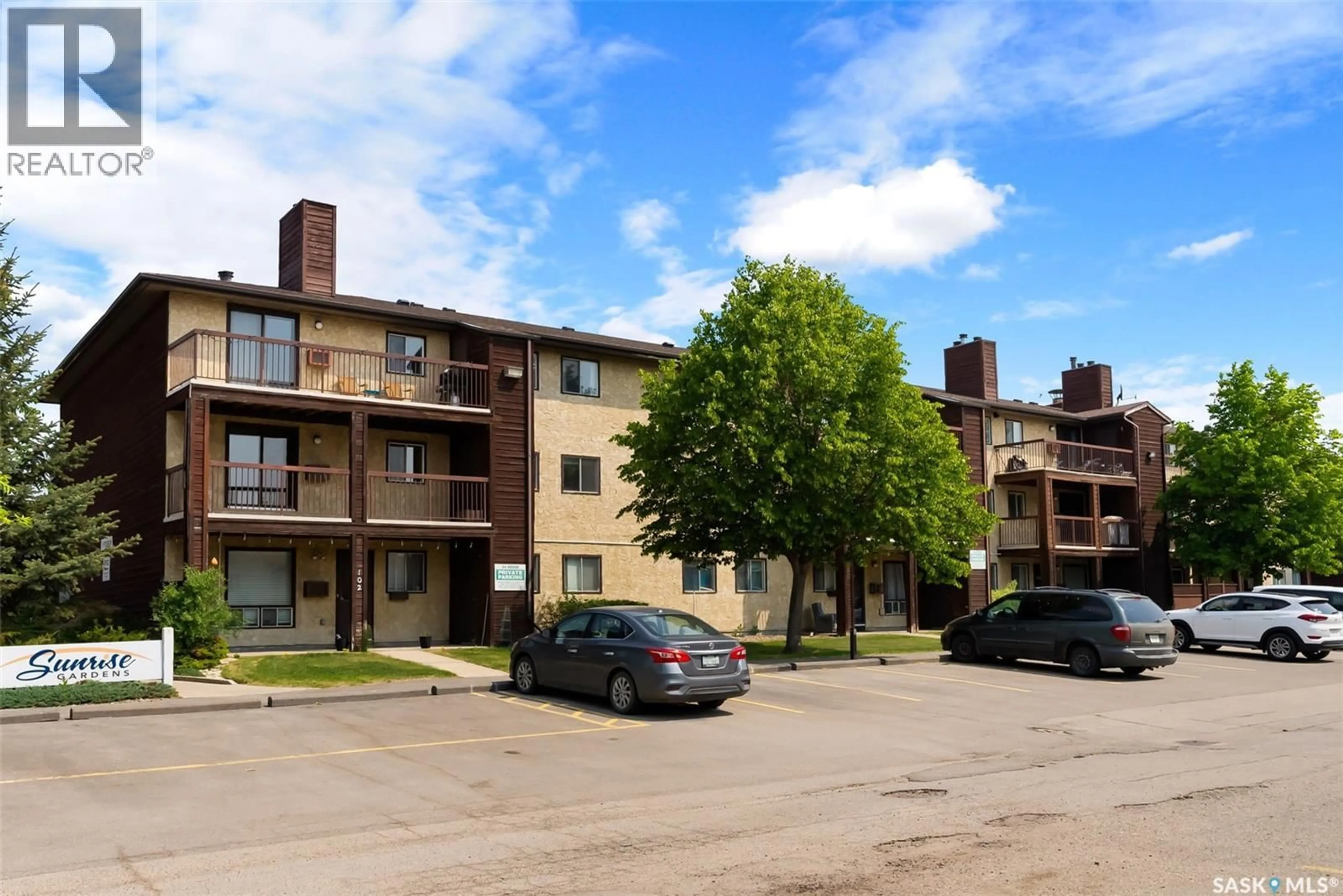 Patio, street for 31 - 206 RODENBUSH DRIVE, Regina Saskatchewan S4R8C4