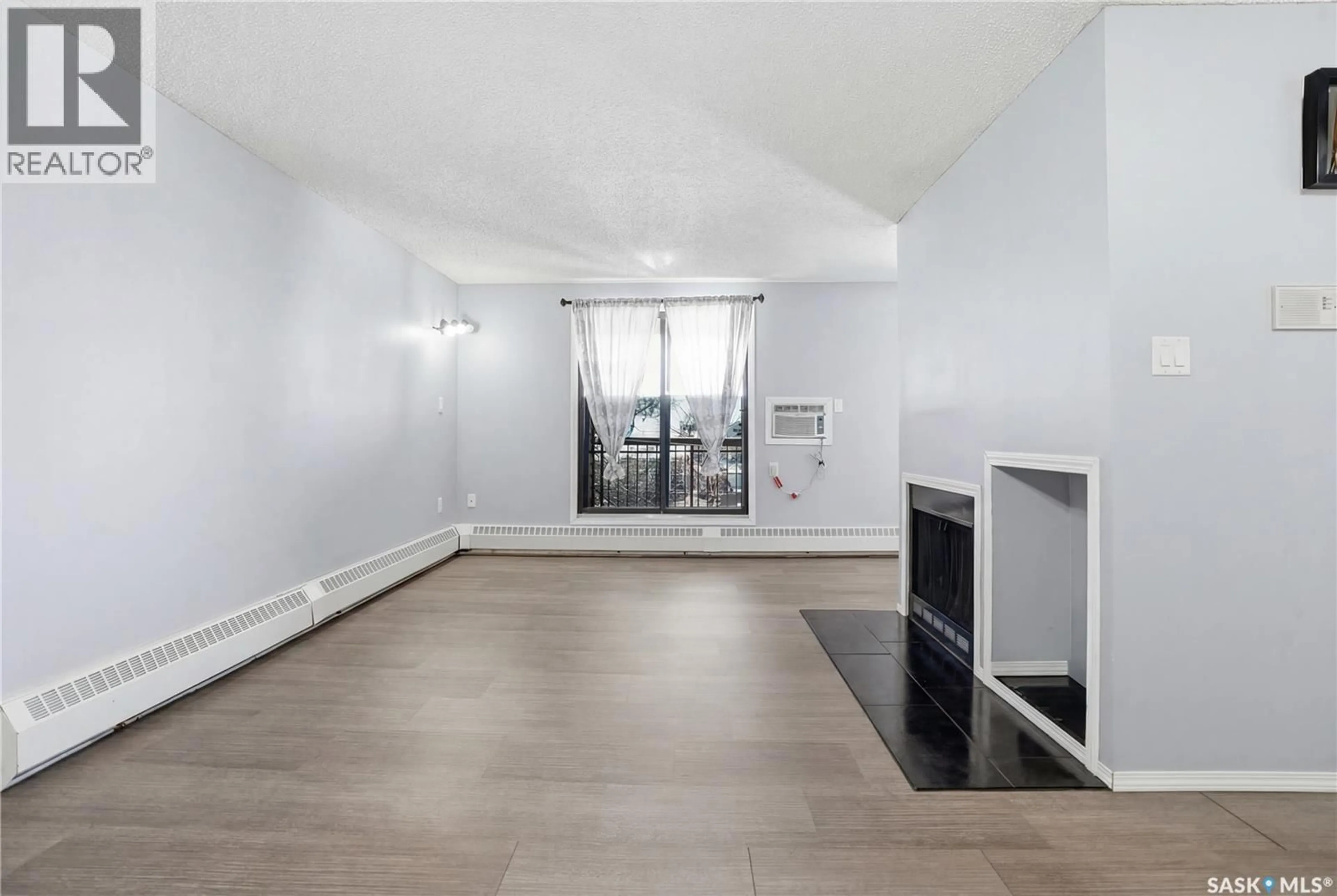 A pic of a room for 31 - 206 RODENBUSH DRIVE, Regina Saskatchewan S4R8C4