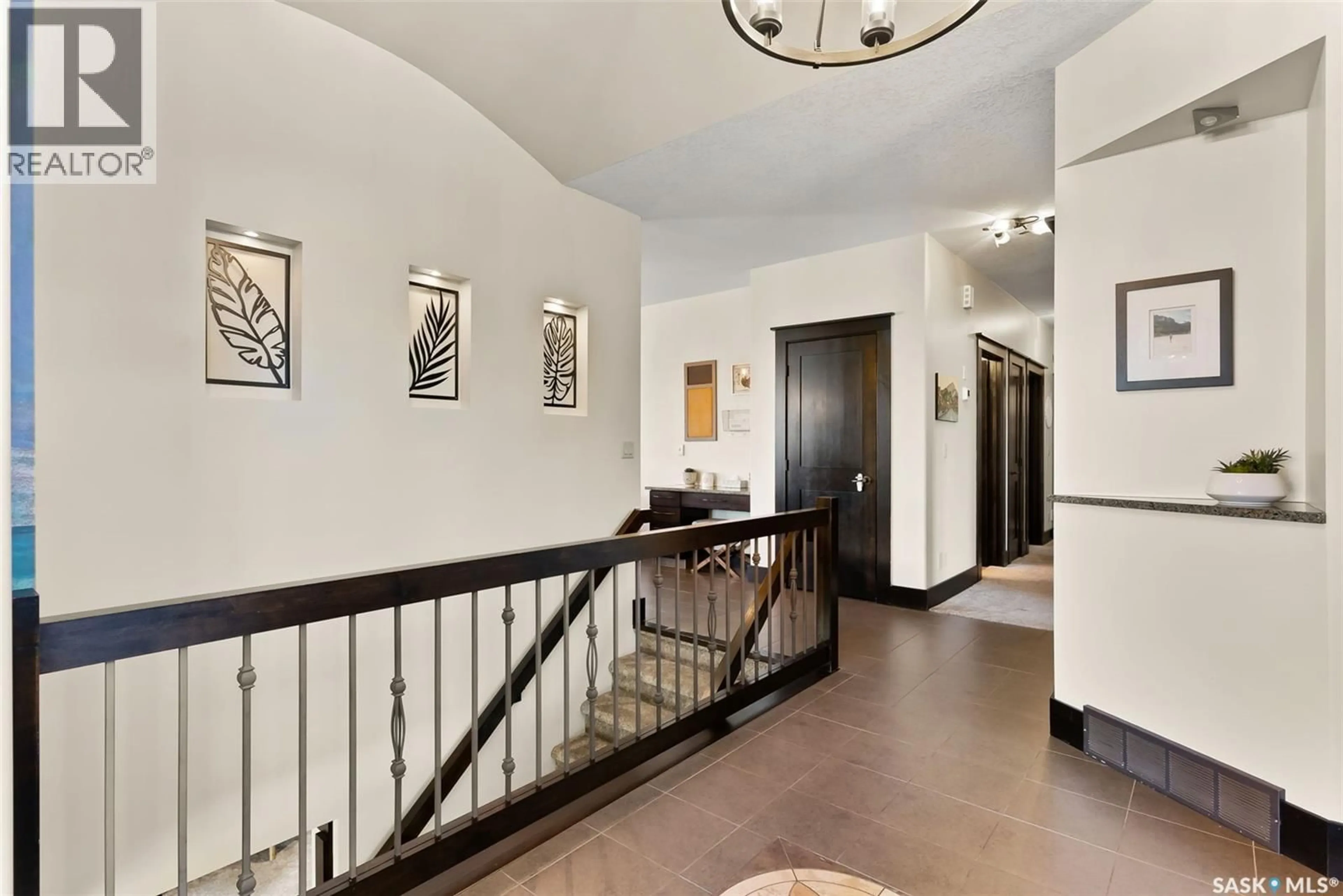 Indoor foyer for 15 MEADOW BAY, Lumsden Saskatchewan S0G3C0