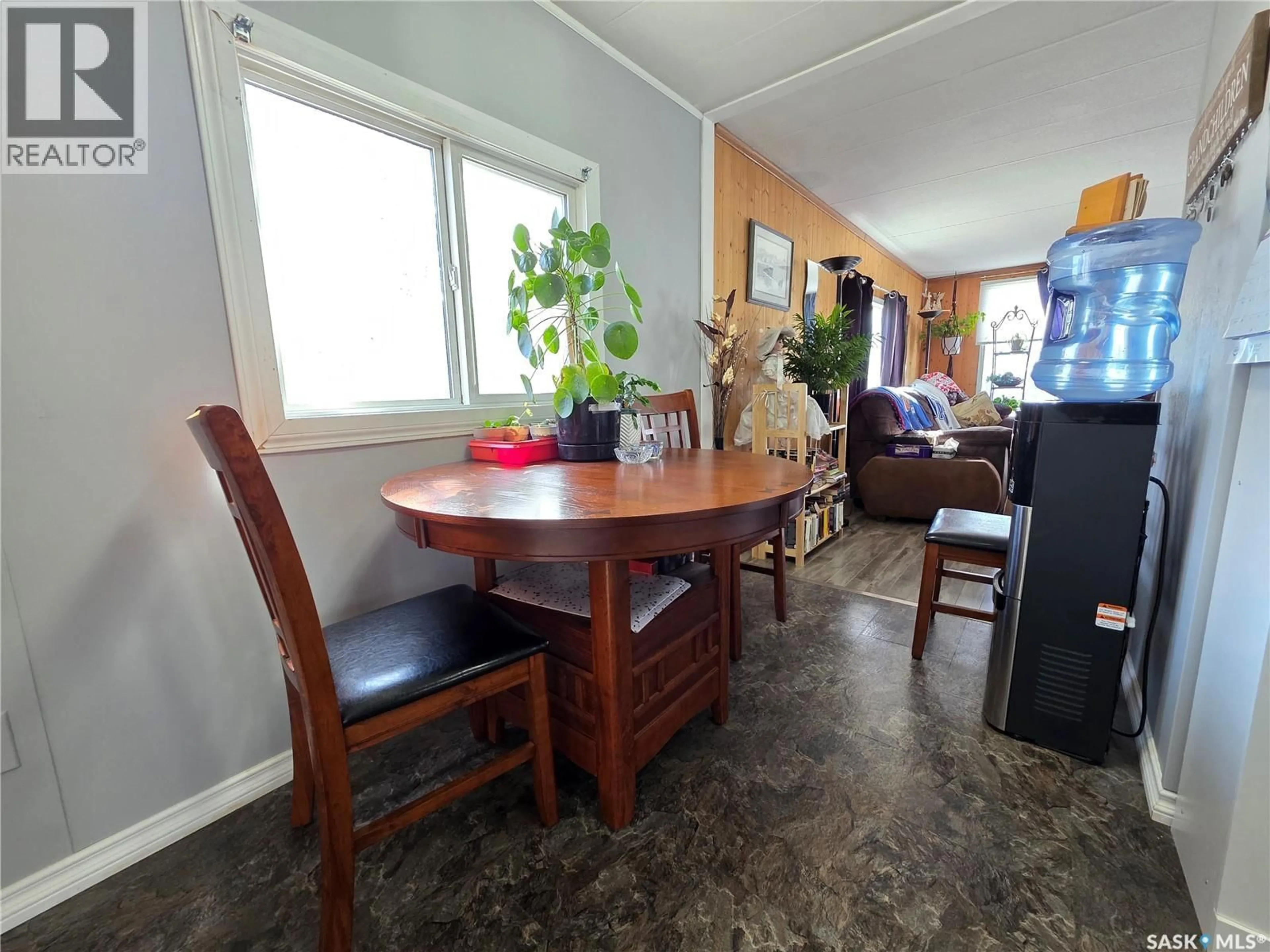 Dining room, wood/laminate floor for 29 701 11TH AVENUE, Swift Current Saskatchewan S9H4M5