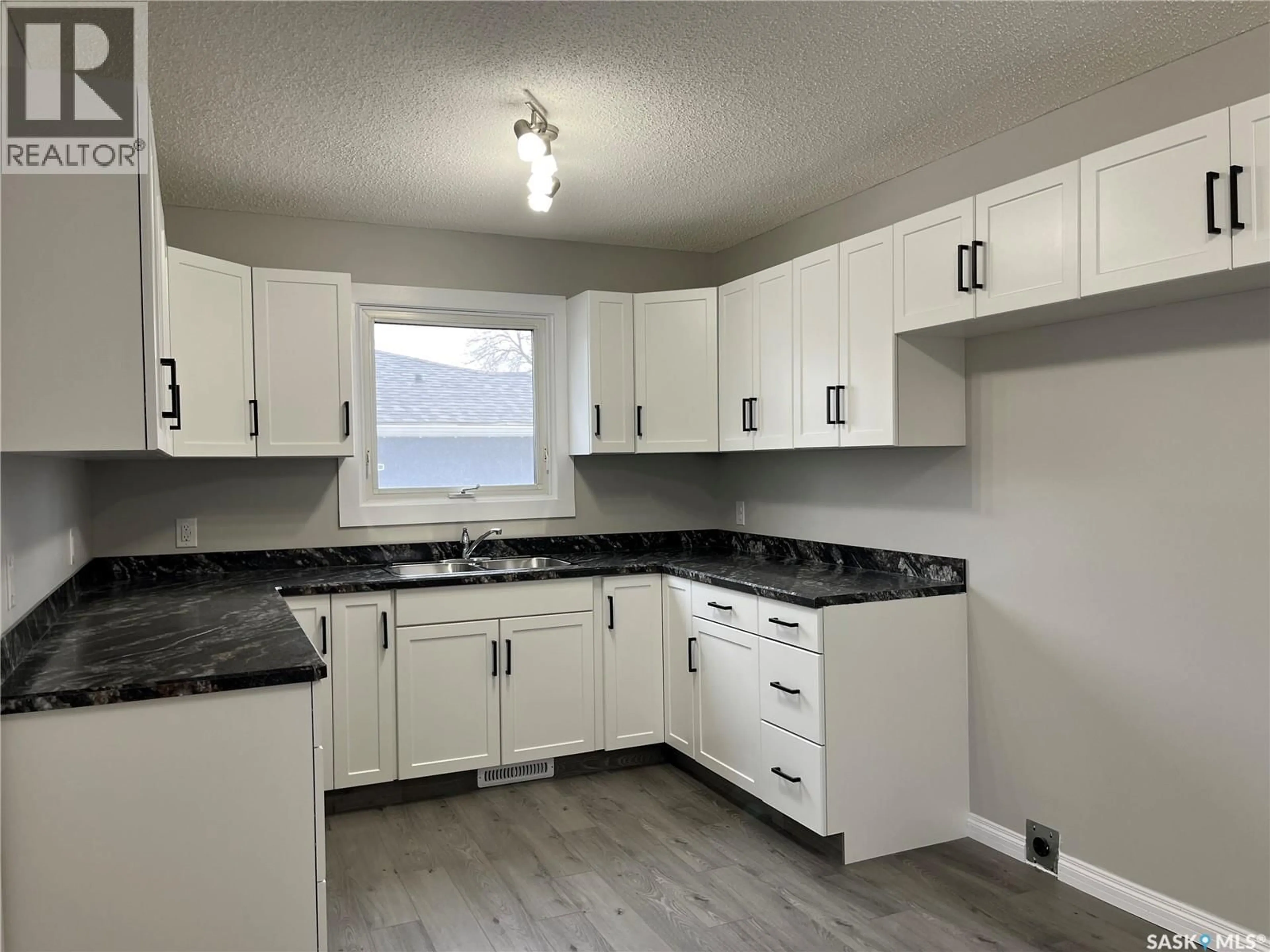 Standard kitchen, unknown for 167 MAGEE CRESCENT, Regina Saskatchewan S4K6K6