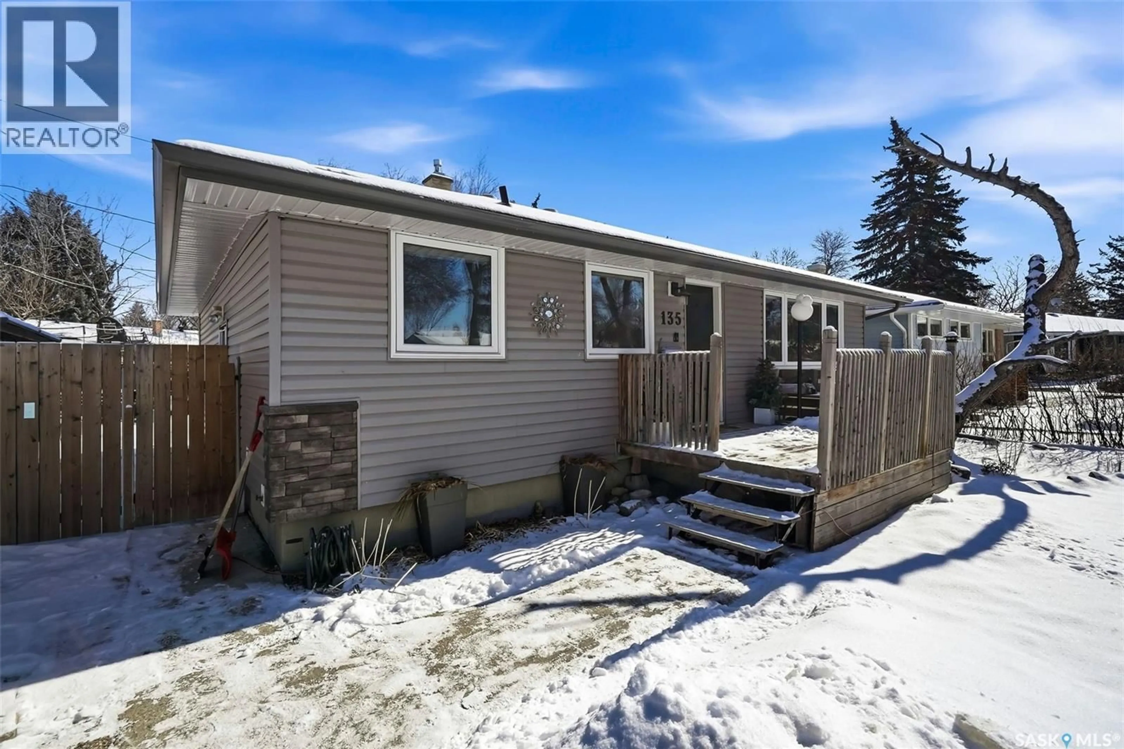 Unknown for 135 DAFFODIL CRESCENT, Regina Saskatchewan S4S5A5