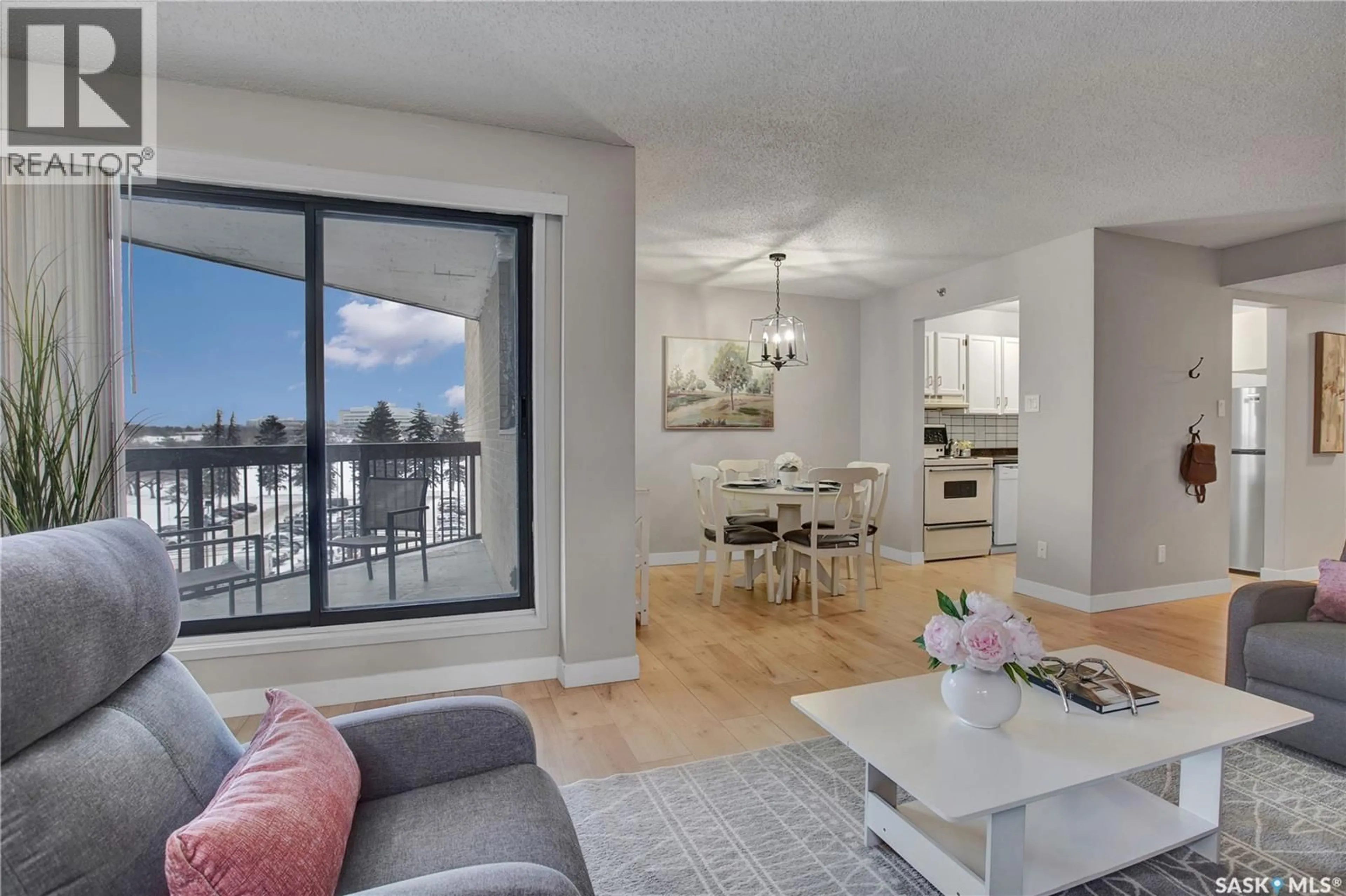 Living room with furniture, unknown for N - 606 430 5TH AVENUE, Saskatoon Saskatchewan S7K6Z2