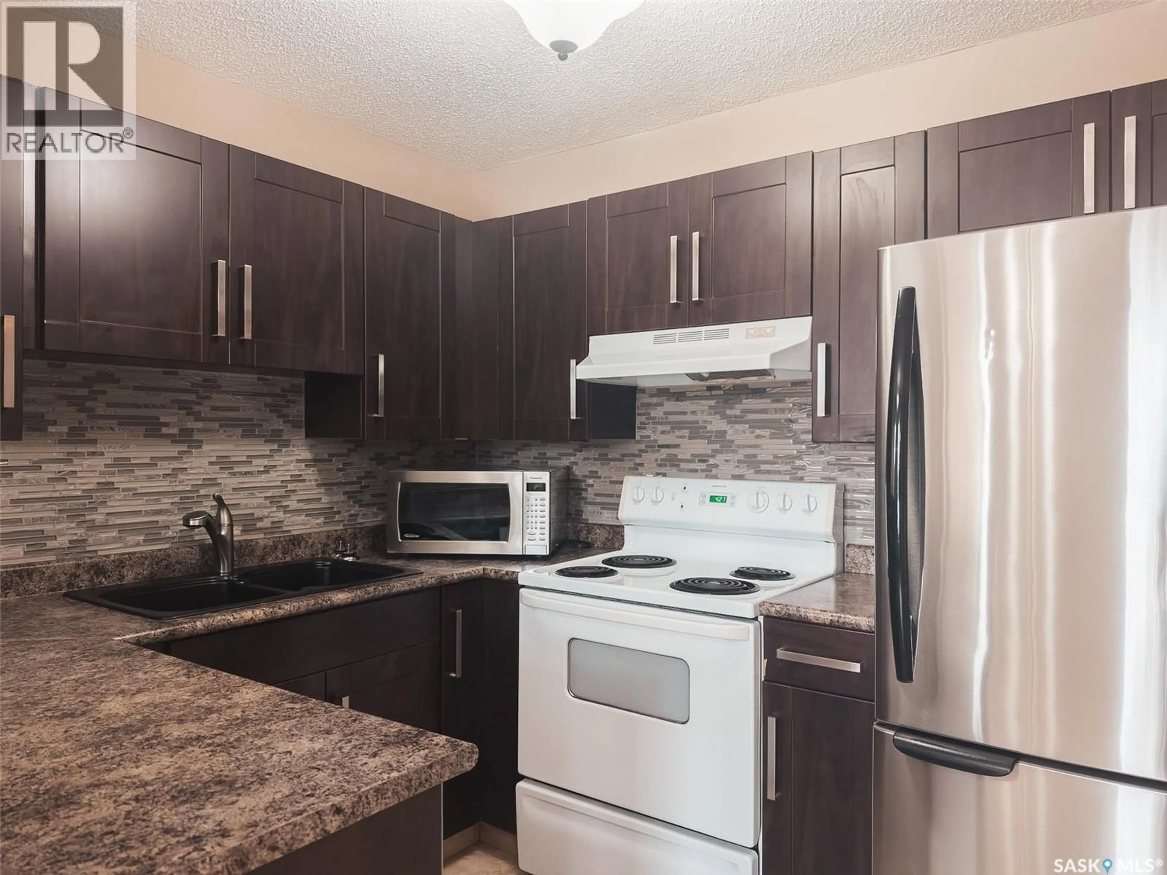 Standard kitchen, unknown for 201 TAIT CRESCENT, Saskatoon Saskatchewan S7H5L2