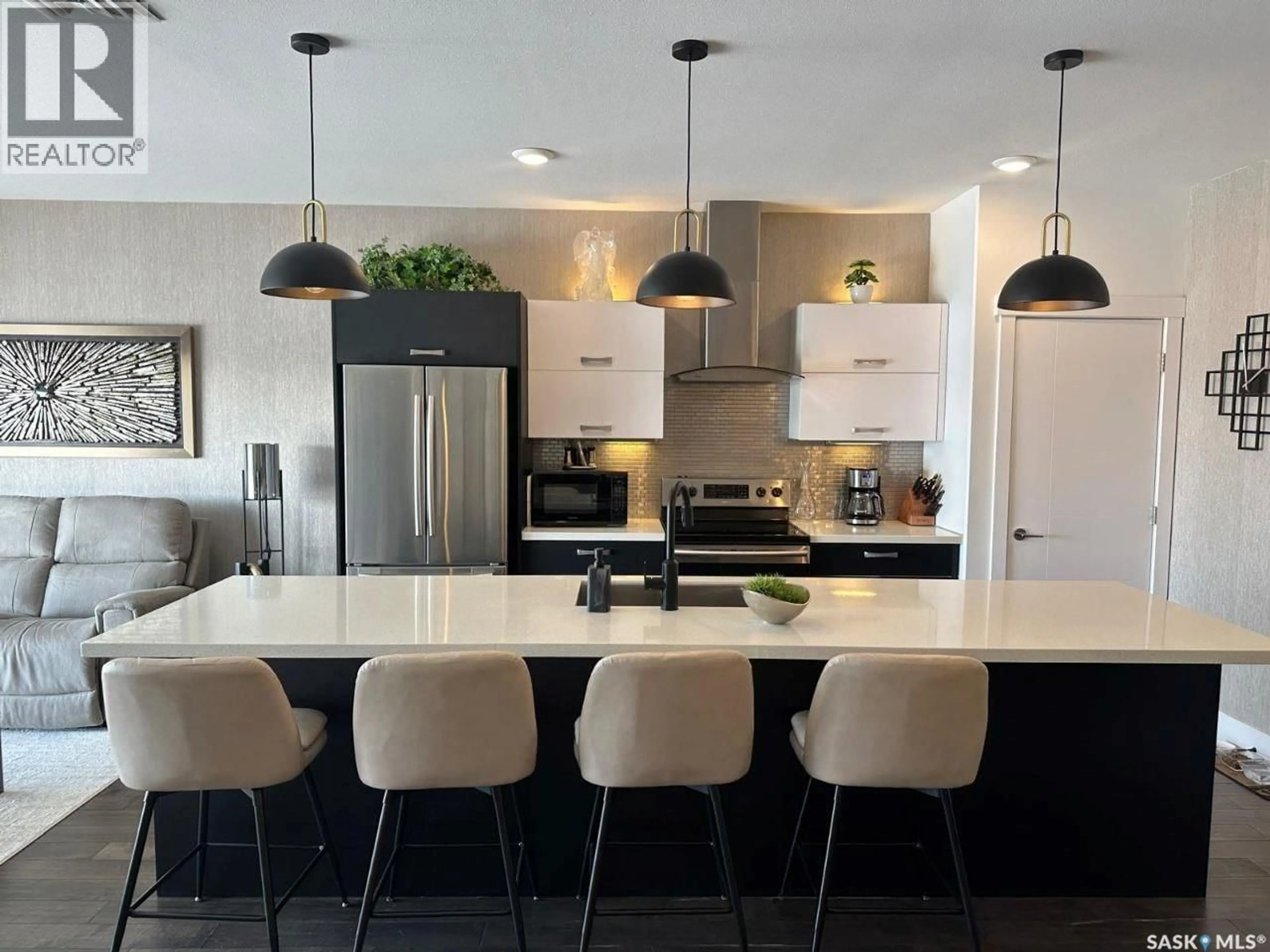 Contemporary kitchen, ceramic/tile floor for 1010 - 404 MAIN STREET, Saskatoon Saskatchewan S7H0K7