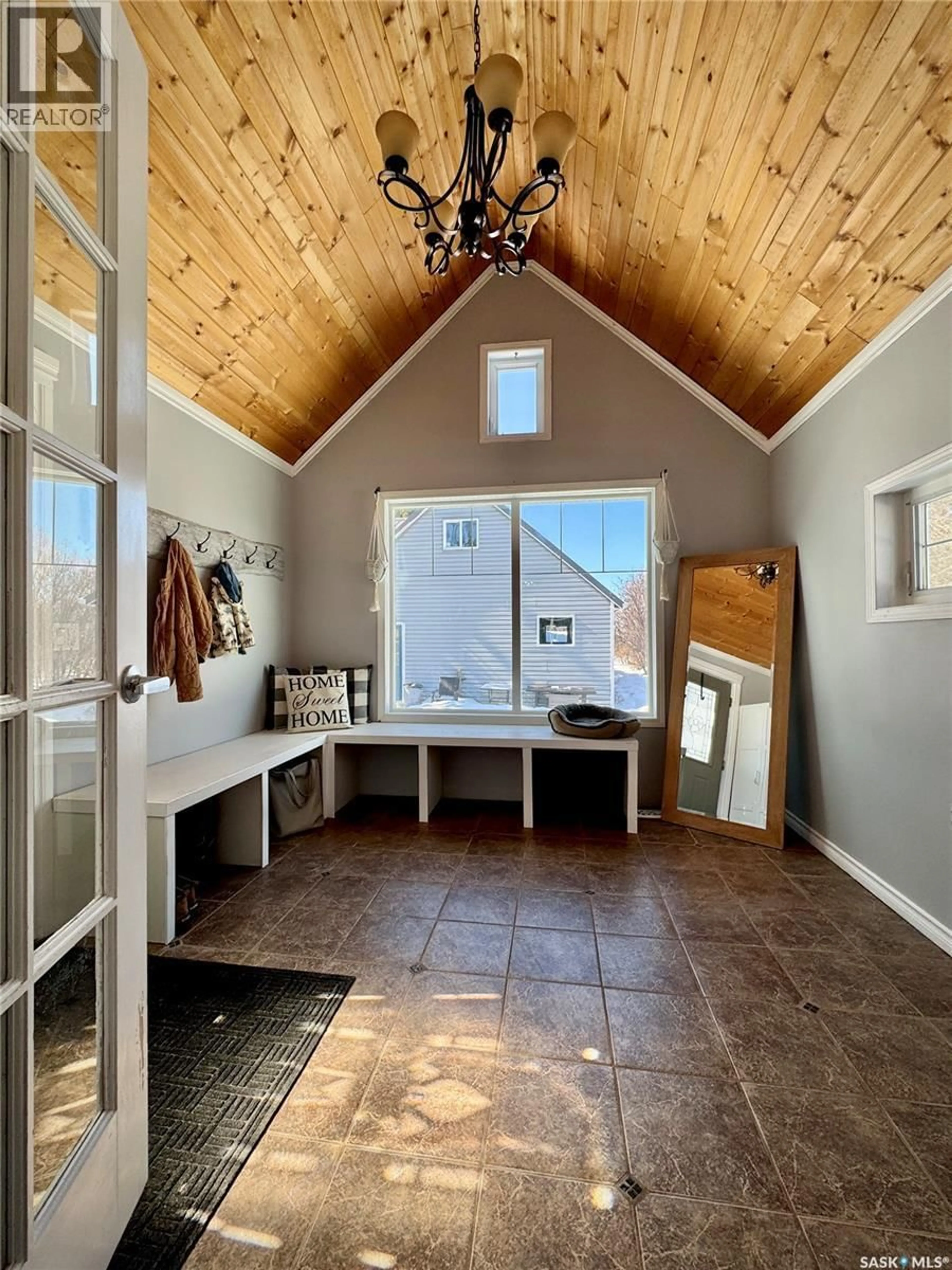 Indoor entryway for HAWCUTT ACREAGE, Grayson Rm No. 184 Saskatchewan S0A3Y0