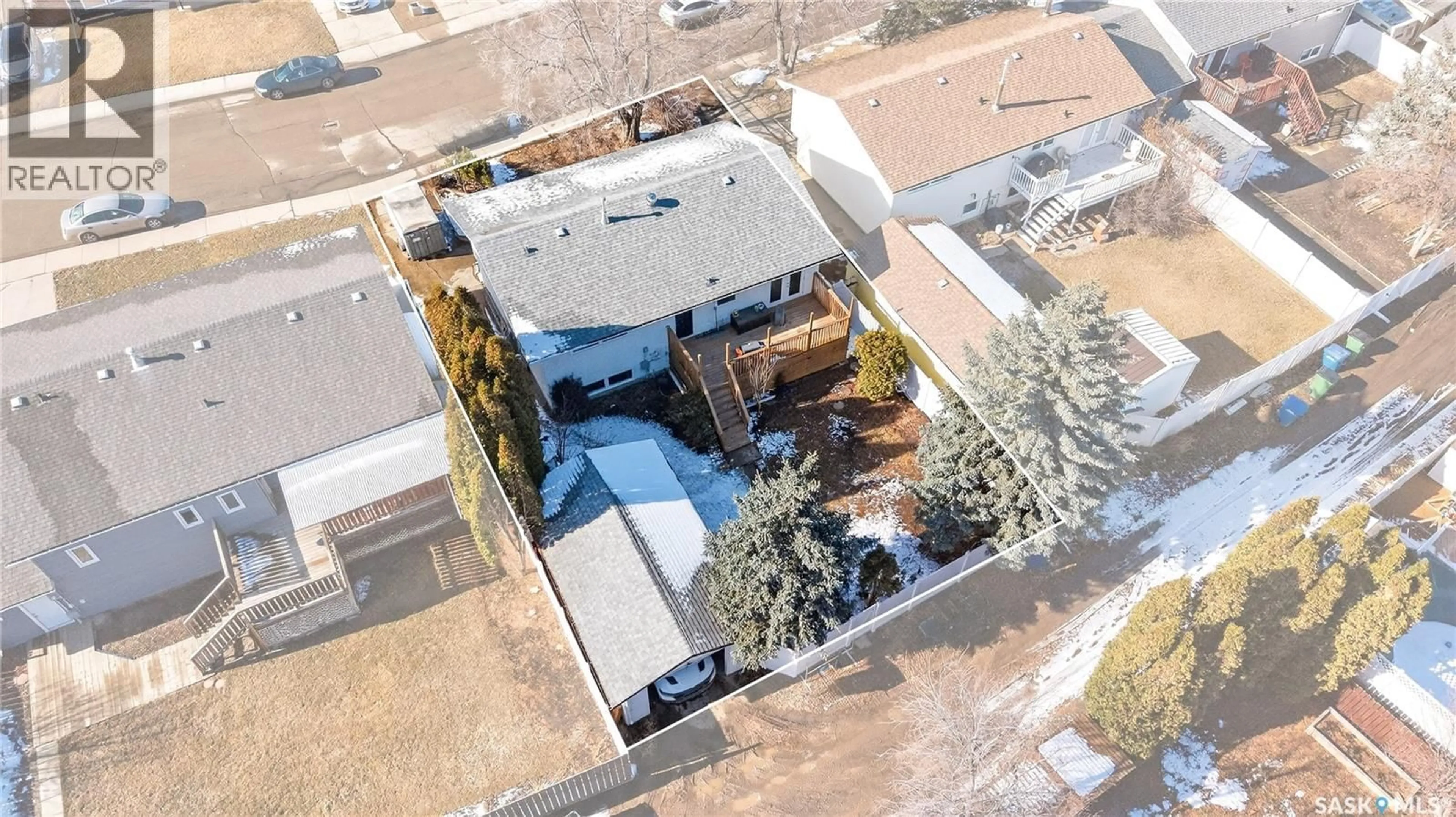 A pic from outside/outdoor area/front of a property/back of a property/a pic from drone, street for 1321 PRINCE CRESCENT, Moose Jaw Saskatchewan S6H6E6