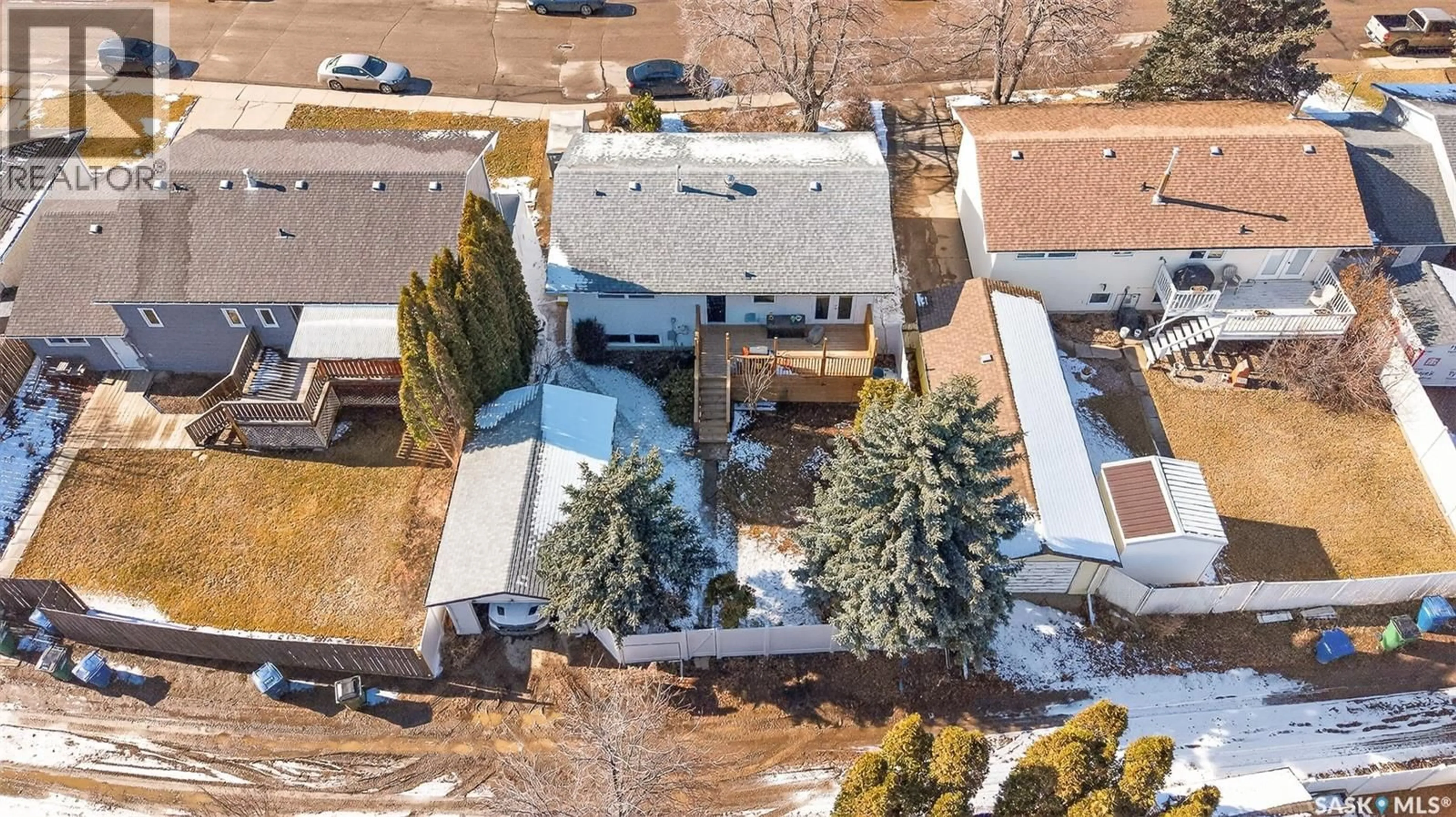 A pic from outside/outdoor area/front of a property/back of a property/a pic from drone, street for 1321 PRINCE CRESCENT, Moose Jaw Saskatchewan S6H6E6