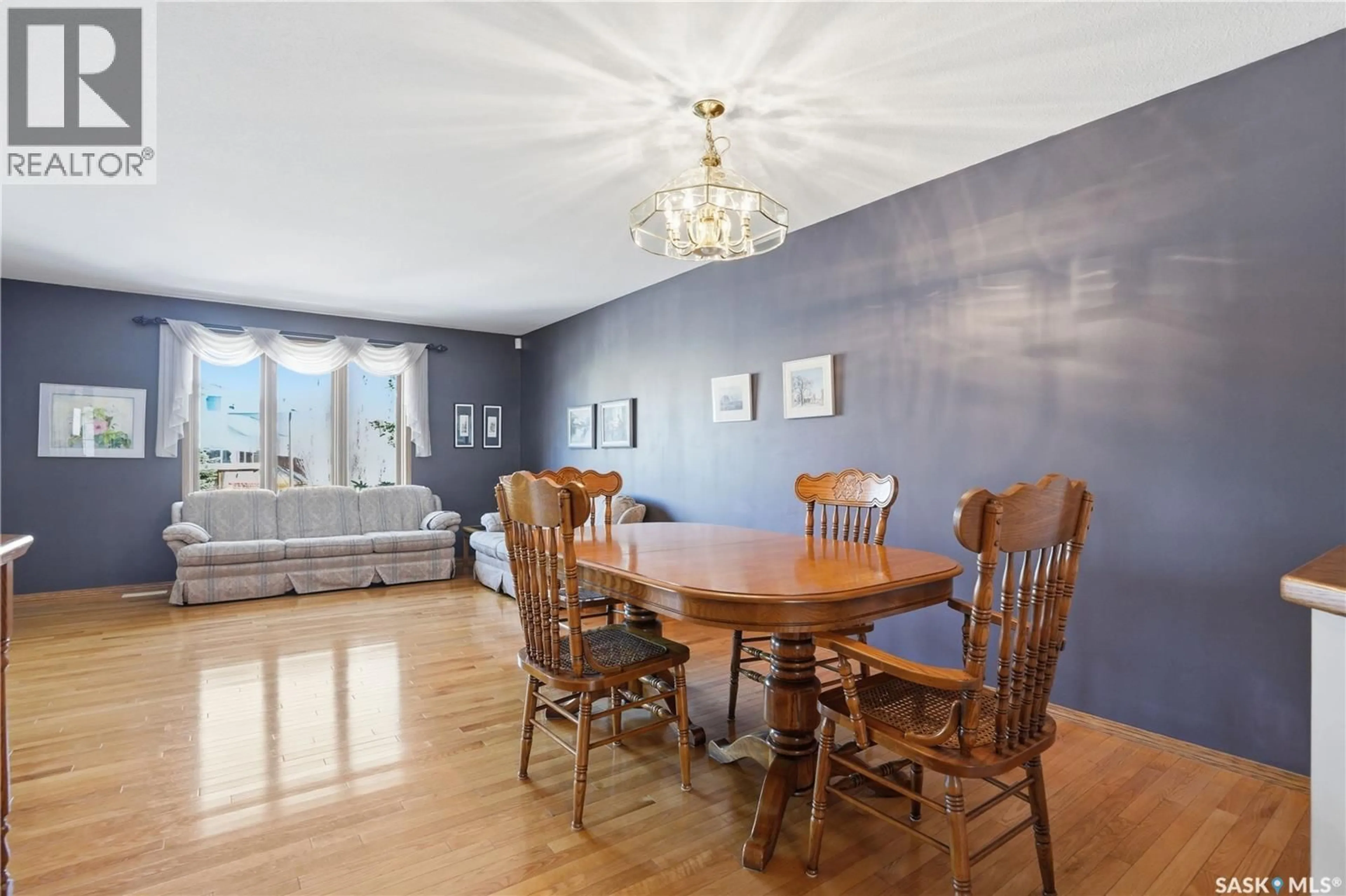 Dining room, wood/laminate floor for 4 STODOLA COURT, Saskatoon Saskatchewan S7N4N9