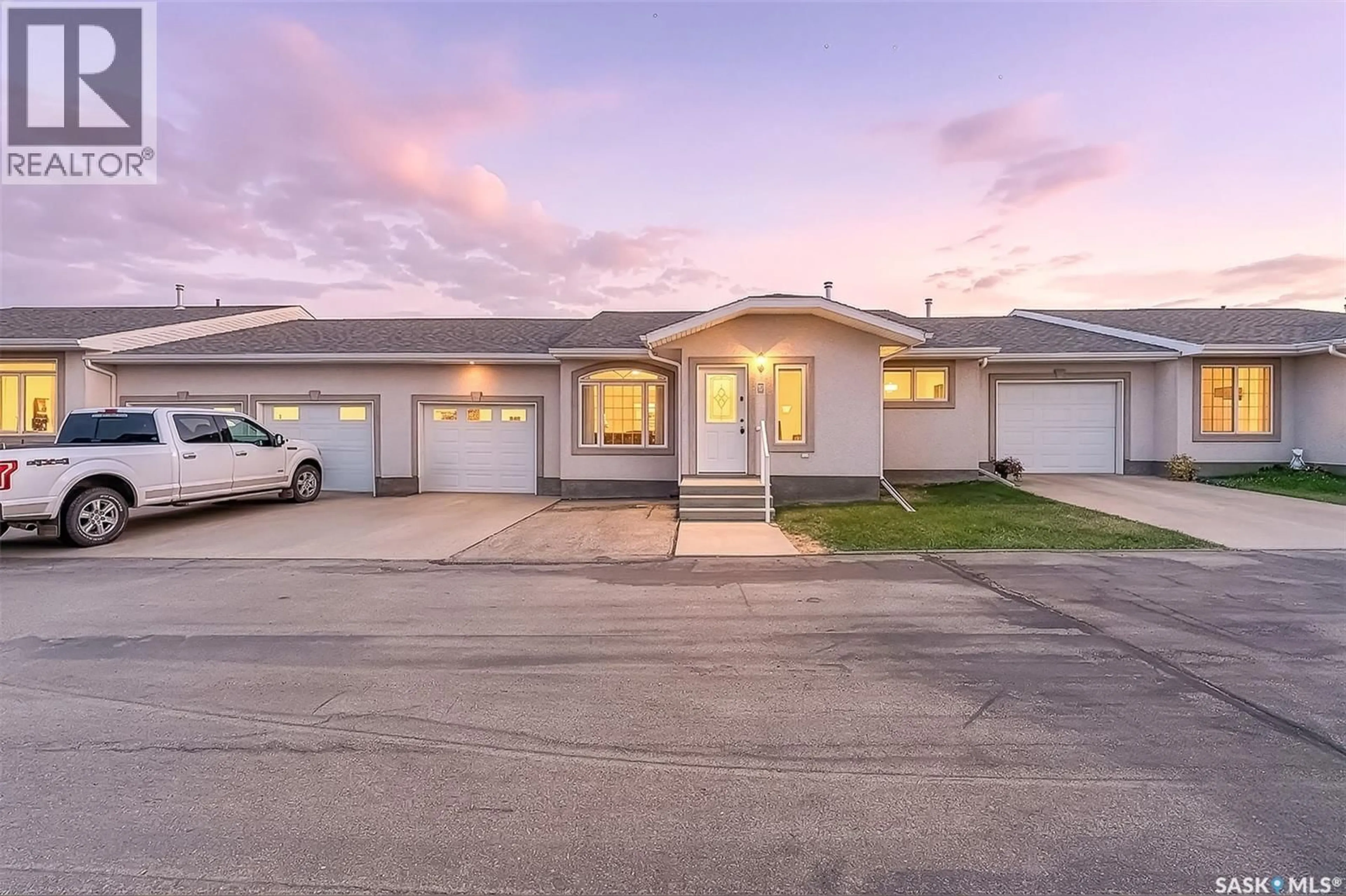 Unknown for 3 212 MULBERRY LANE, Moose Jaw Saskatchewan S6J1N4