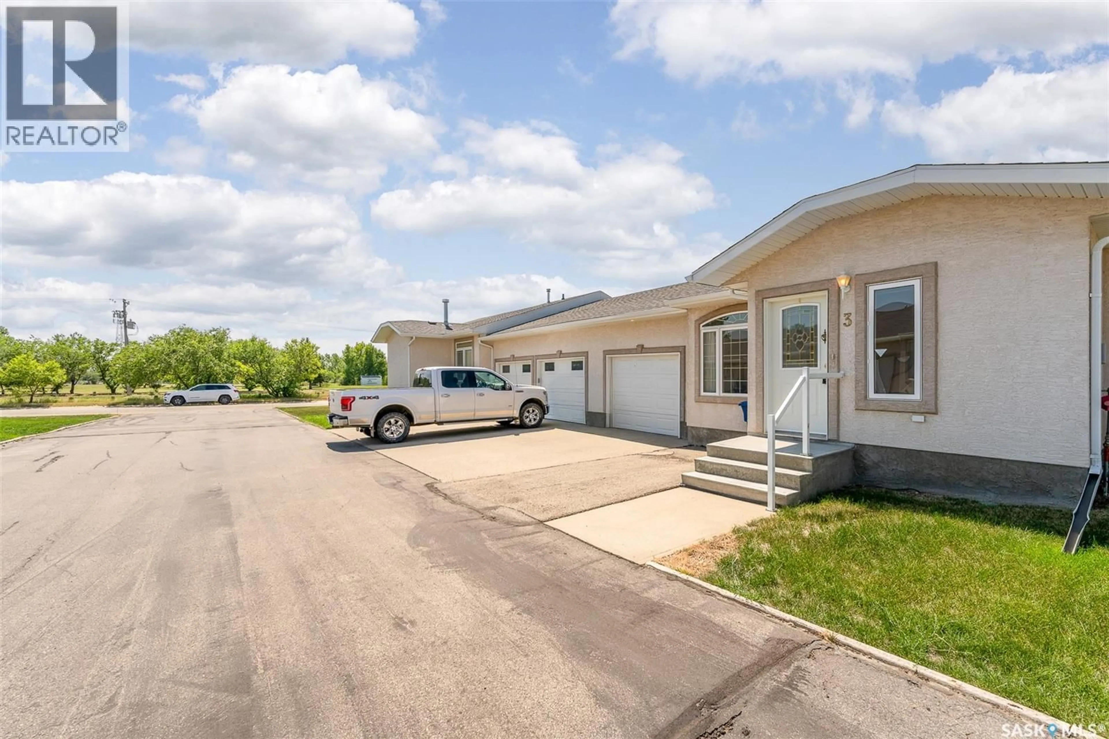 Unknown for 3 212 MULBERRY LANE, Moose Jaw Saskatchewan S6J1N4