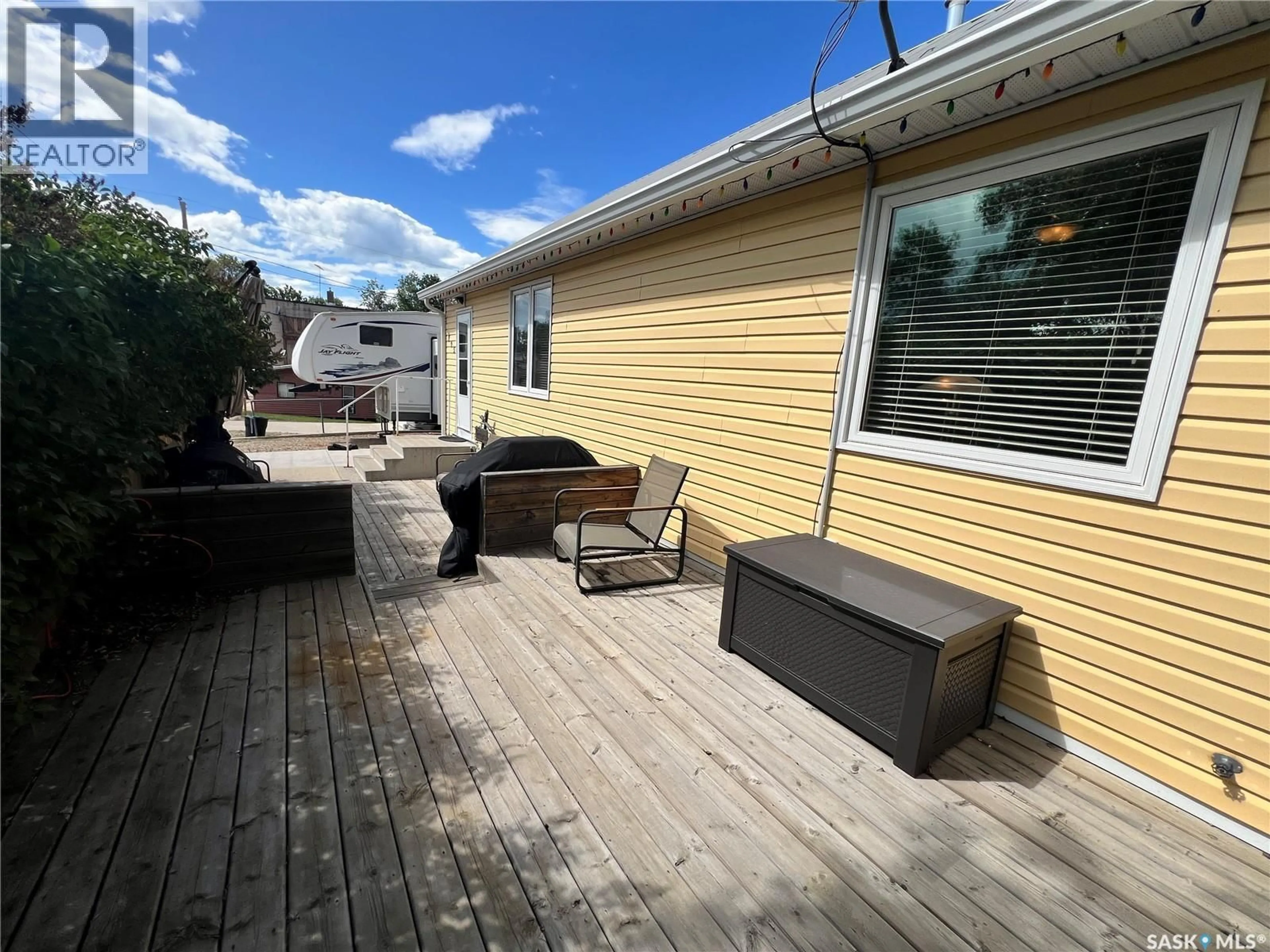 Patio, unknown for 195 ENSIGN STREET, Pennant Saskatchewan S0N1X0