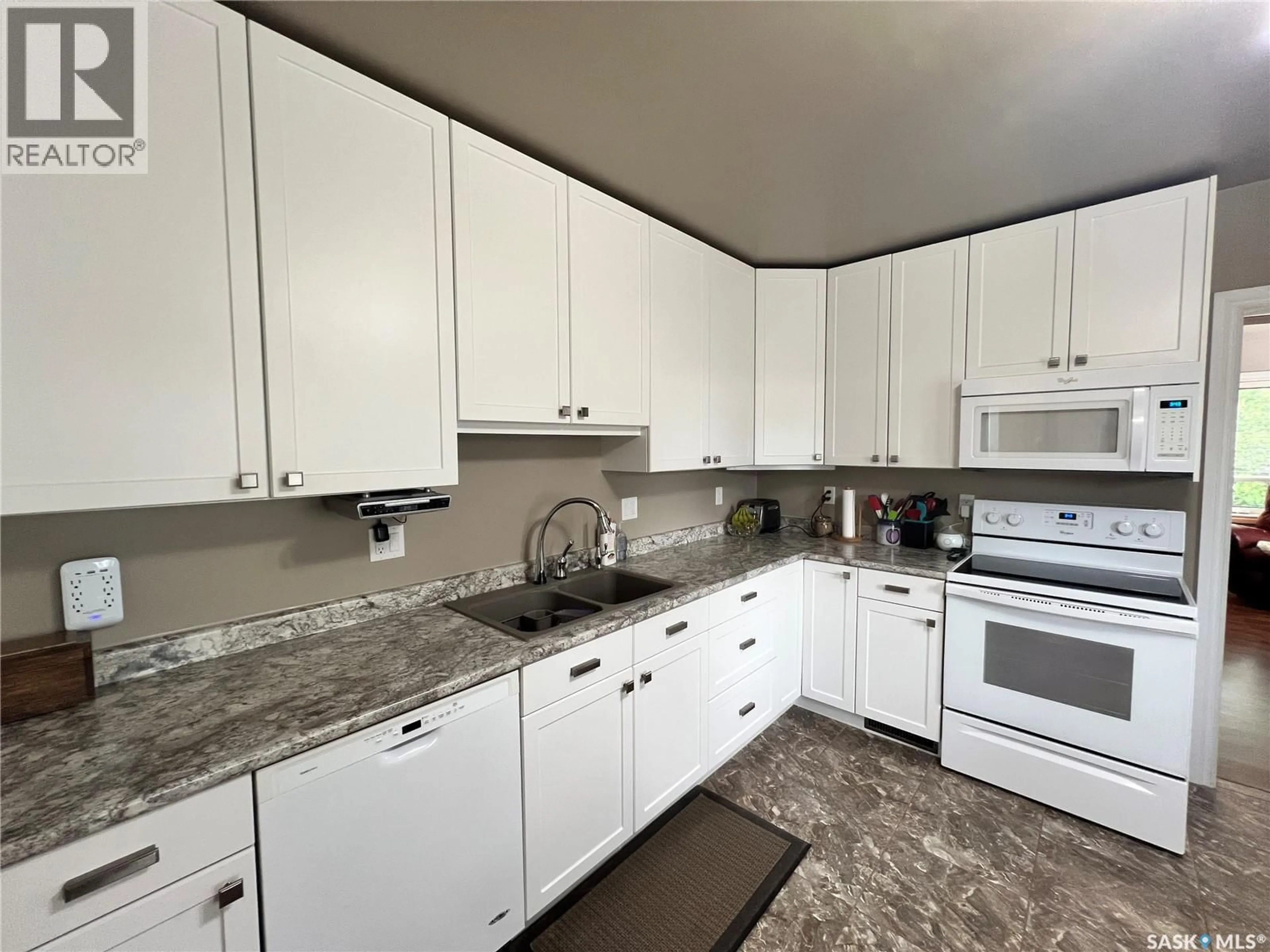 Standard kitchen, ceramic/tile floor for 195 ENSIGN STREET, Pennant Saskatchewan S0N1X0
